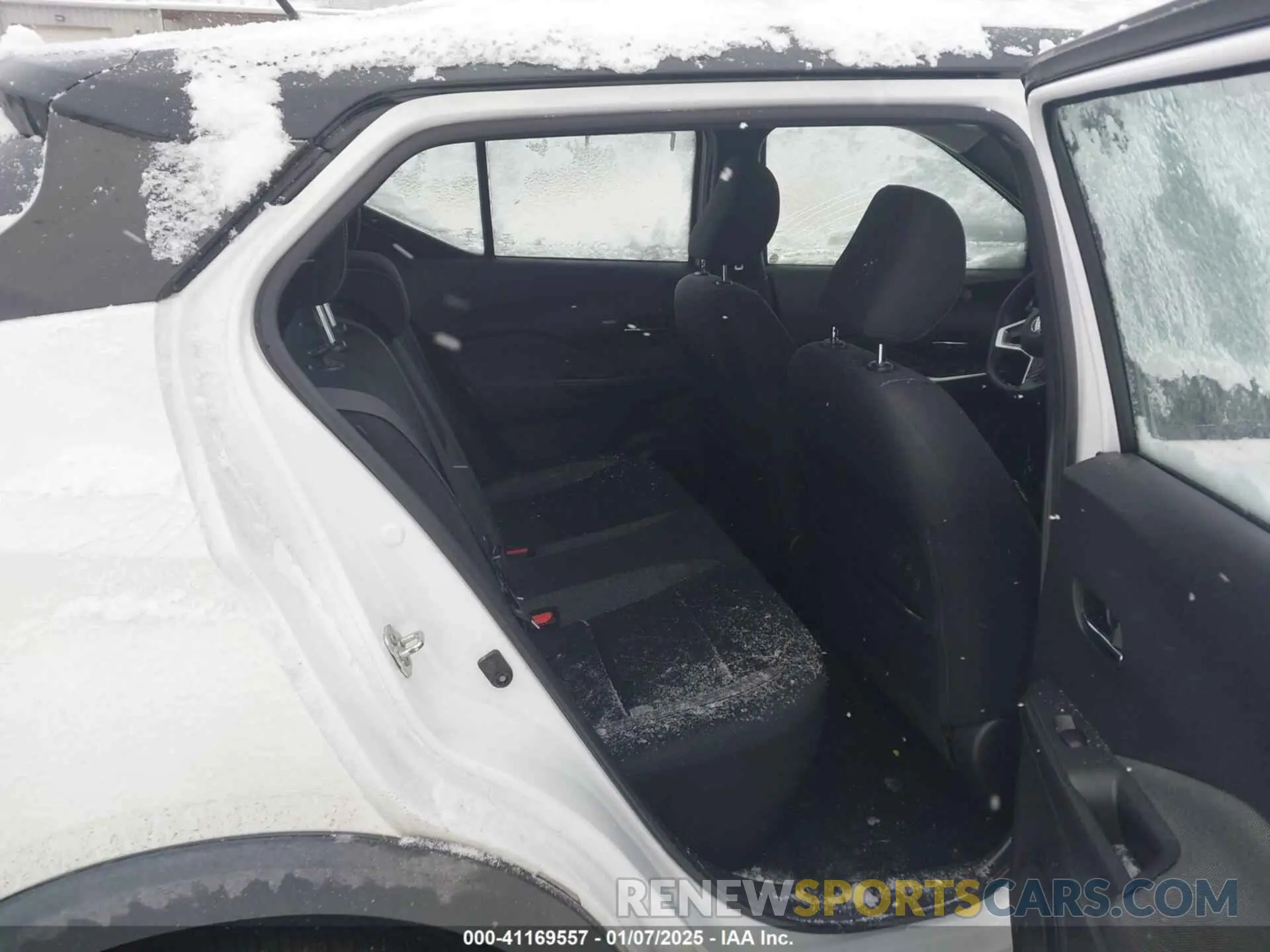 8 Photograph of a damaged car 3N1CP5CU8KL506883 NISSAN KICKS 2019