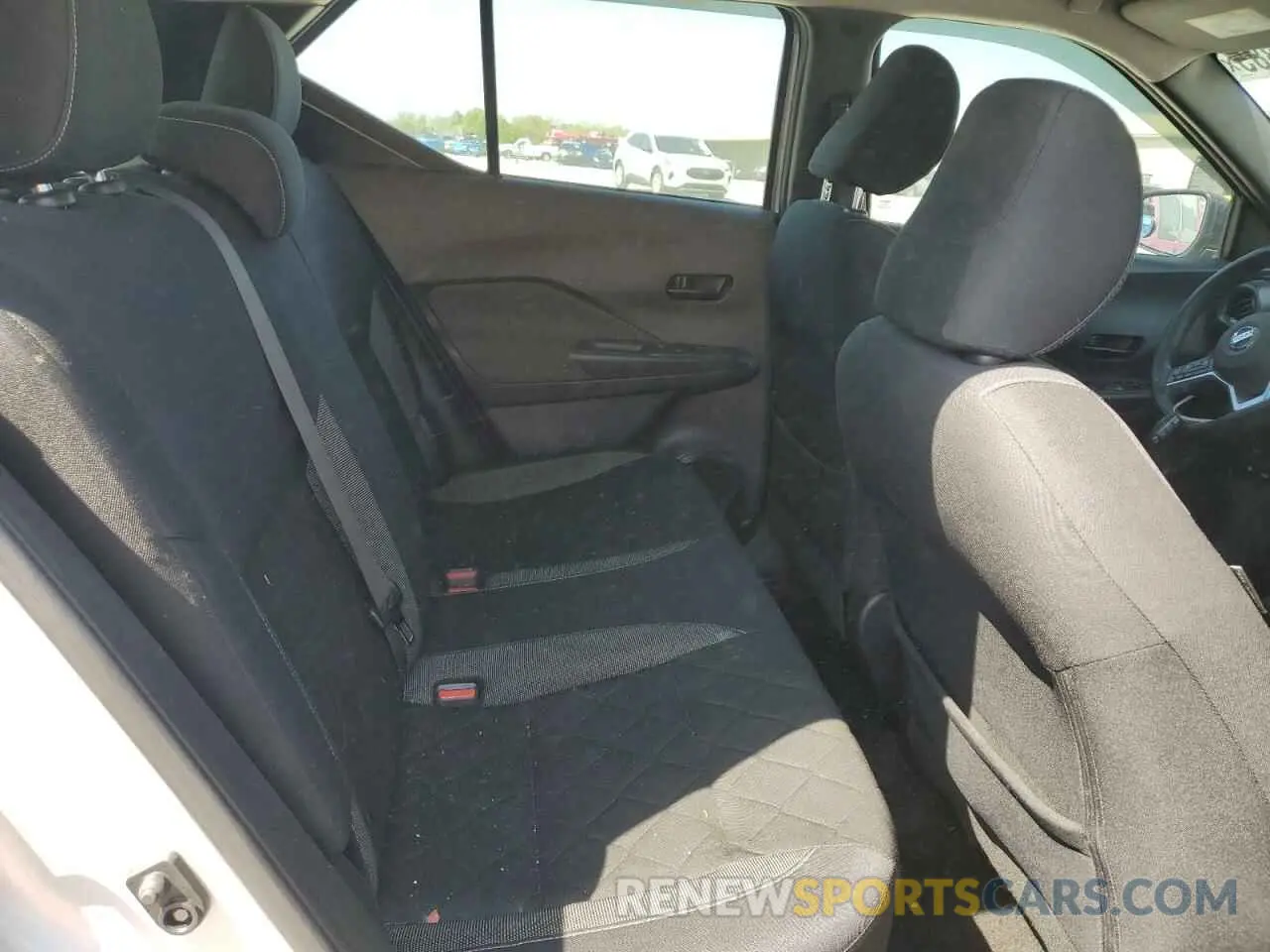 11 Photograph of a damaged car 3N1CP5CU8KL529595 NISSAN KICKS 2019