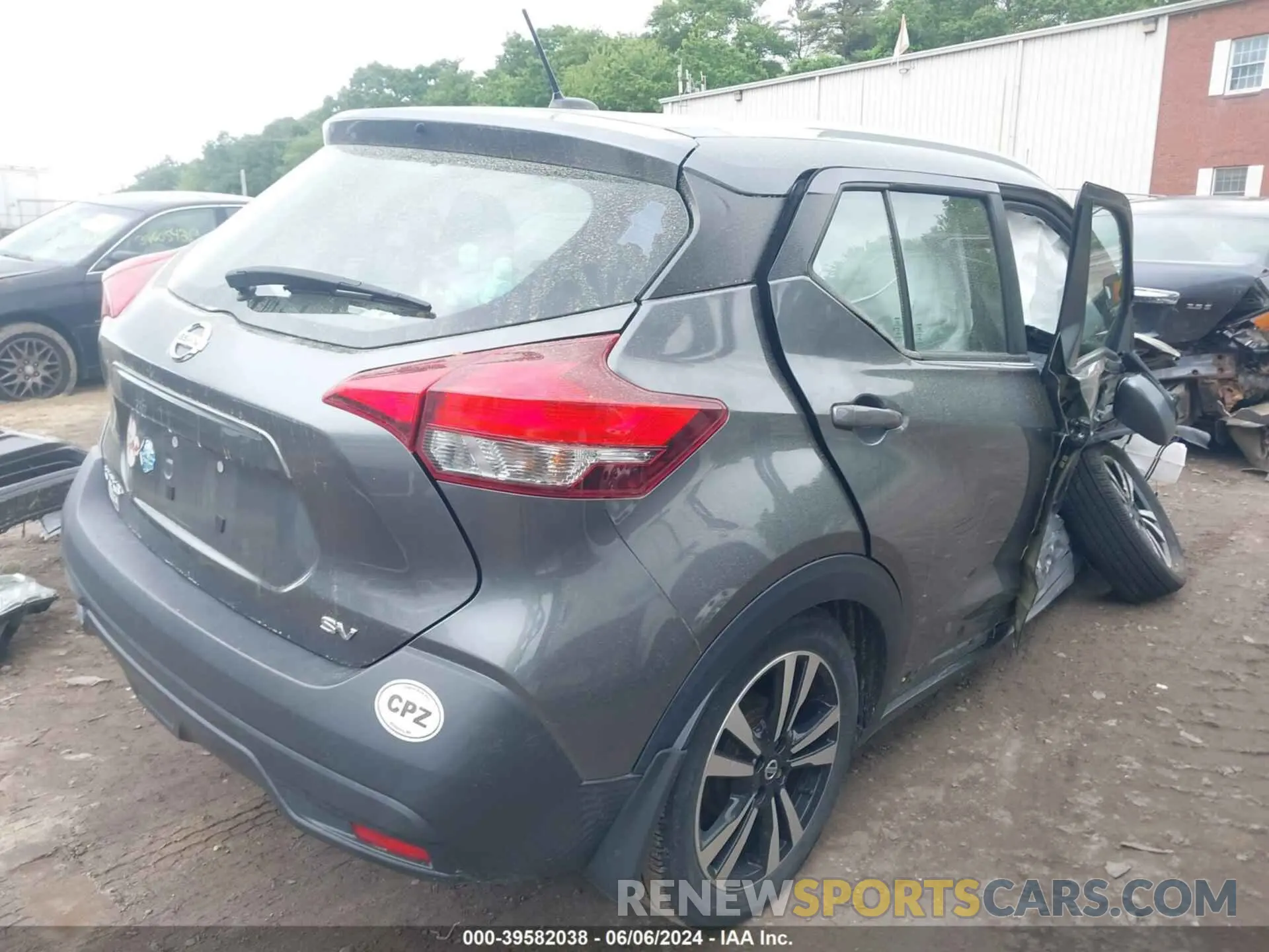 4 Photograph of a damaged car 3N1CP5CU8KL542511 NISSAN KICKS 2019