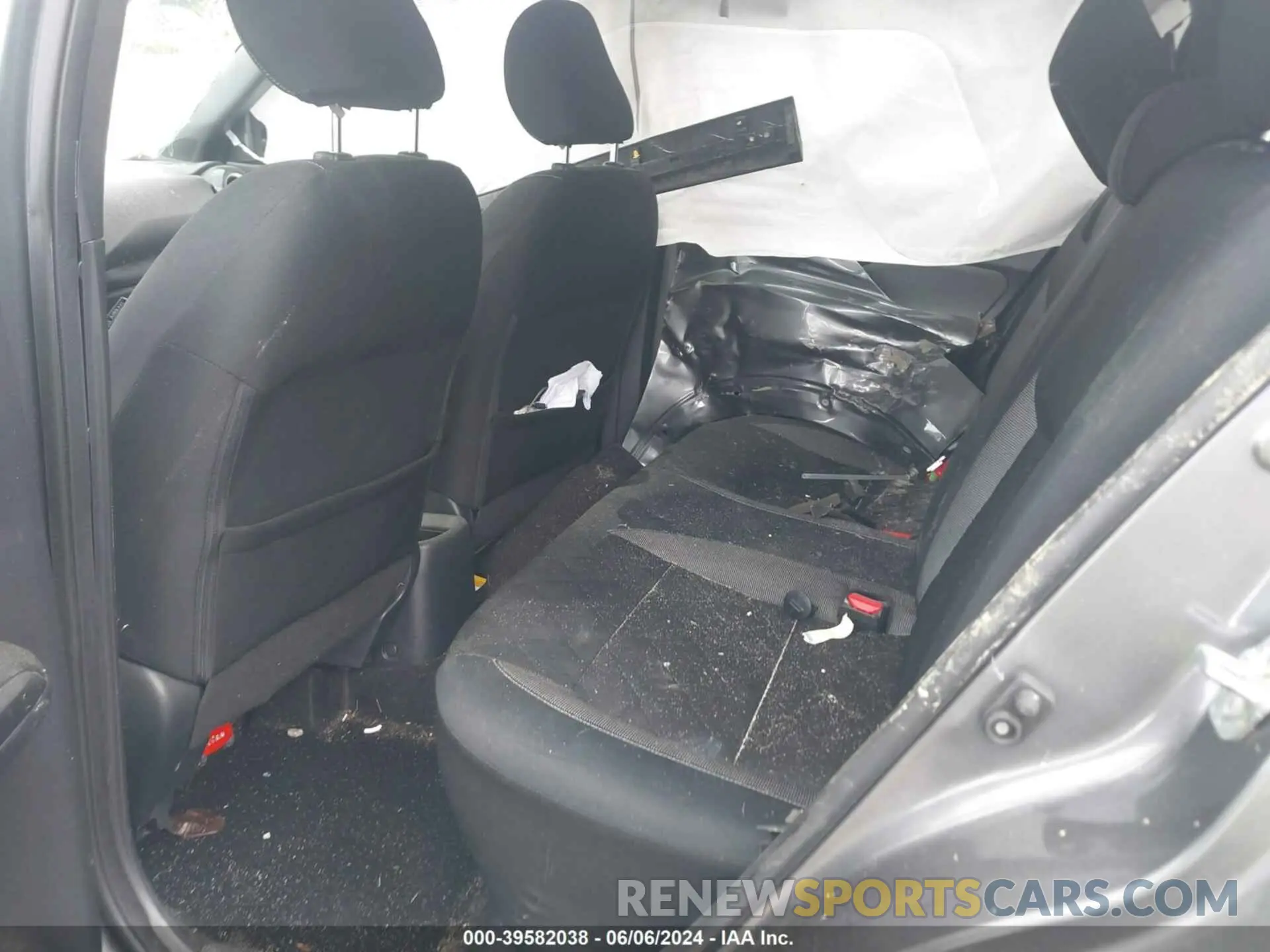 8 Photograph of a damaged car 3N1CP5CU8KL542511 NISSAN KICKS 2019