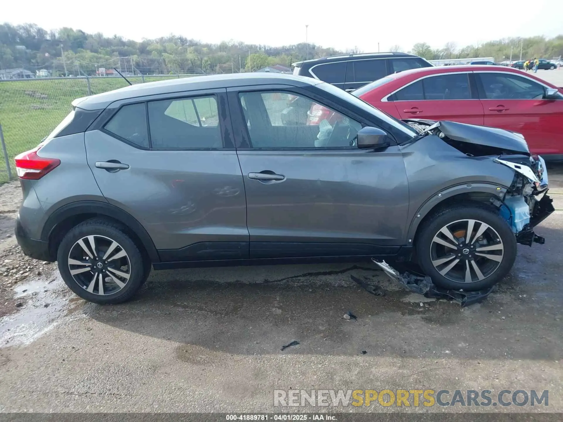 14 Photograph of a damaged car 3N1CP5CU8KL542721 NISSAN KICKS 2019