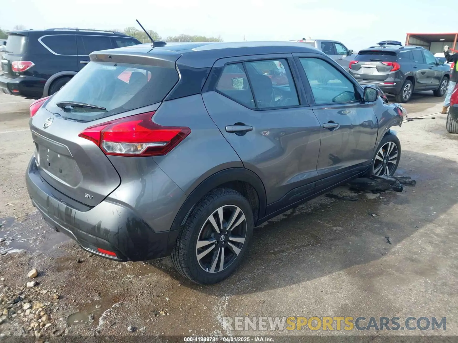 4 Photograph of a damaged car 3N1CP5CU8KL542721 NISSAN KICKS 2019