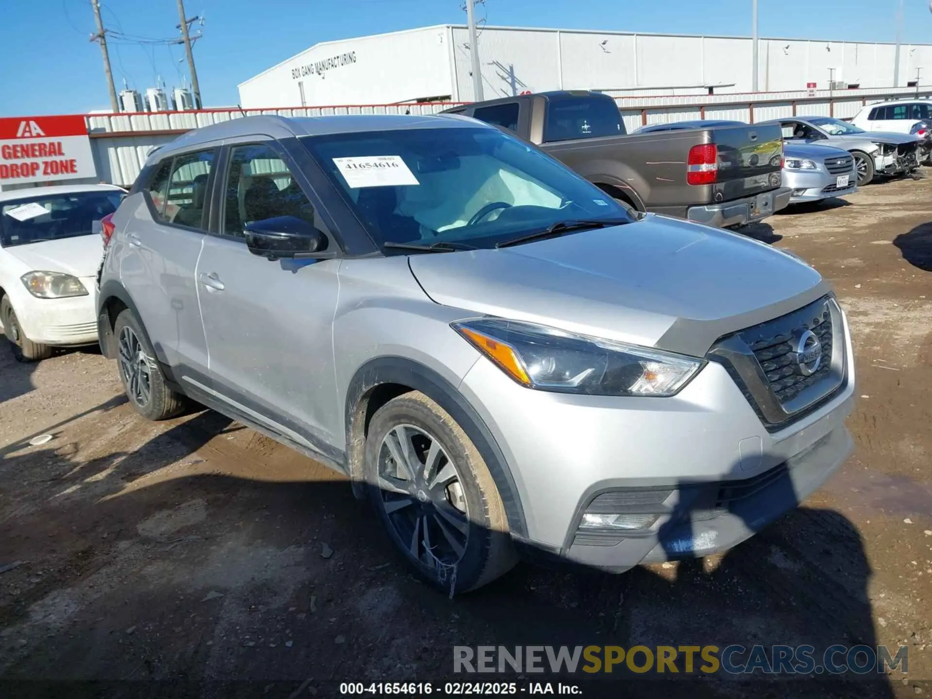 1 Photograph of a damaged car 3N1CP5CU8KL544677 NISSAN KICKS 2019