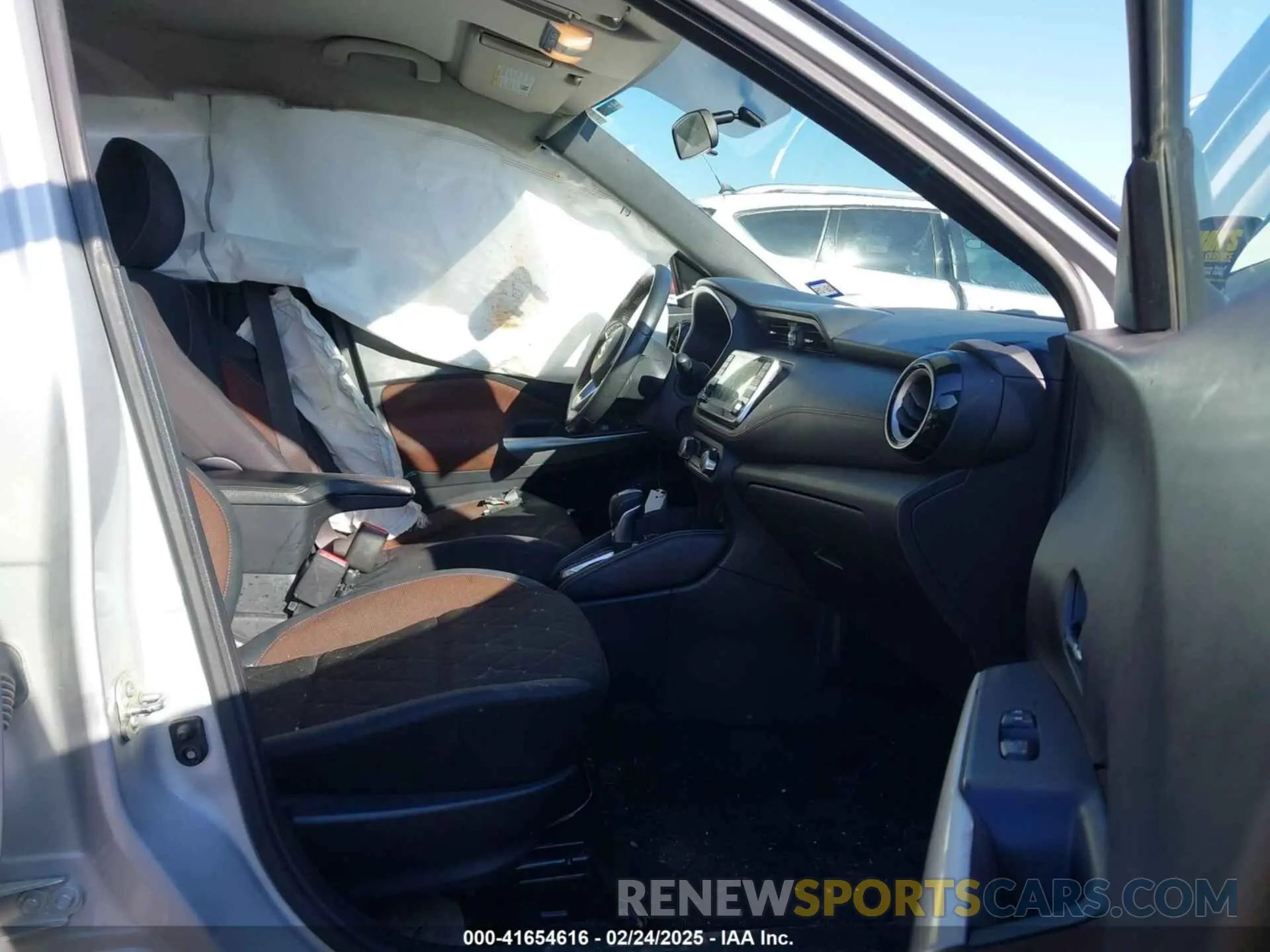 5 Photograph of a damaged car 3N1CP5CU8KL544677 NISSAN KICKS 2019