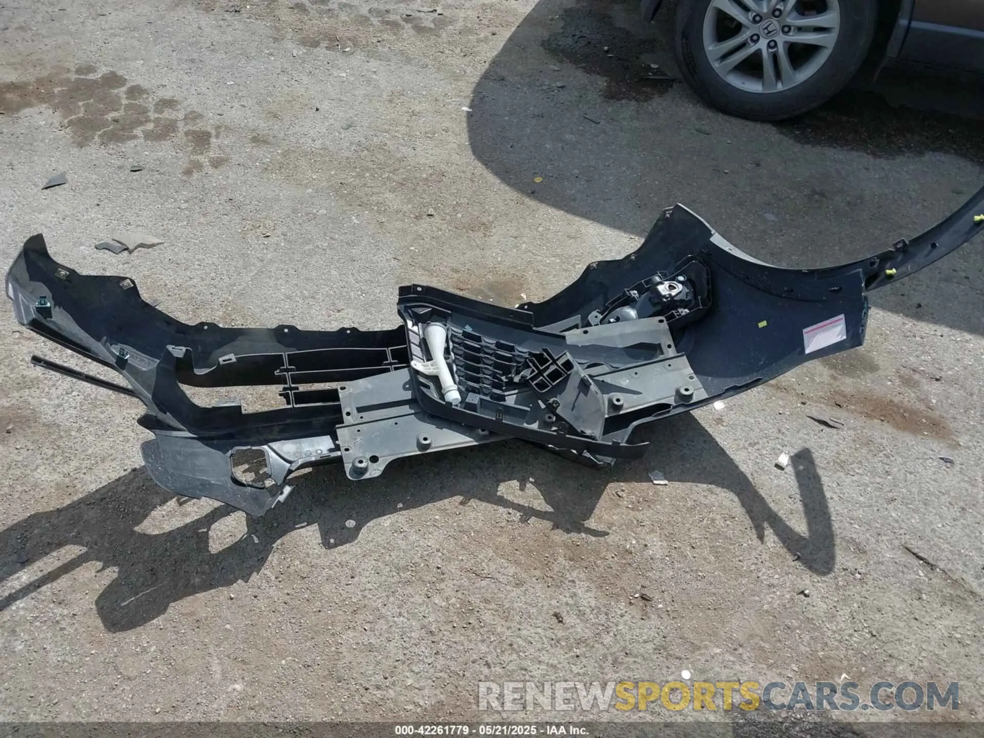 12 Photograph of a damaged car 3N1CP5CU8KL548972 NISSAN KICKS 2019