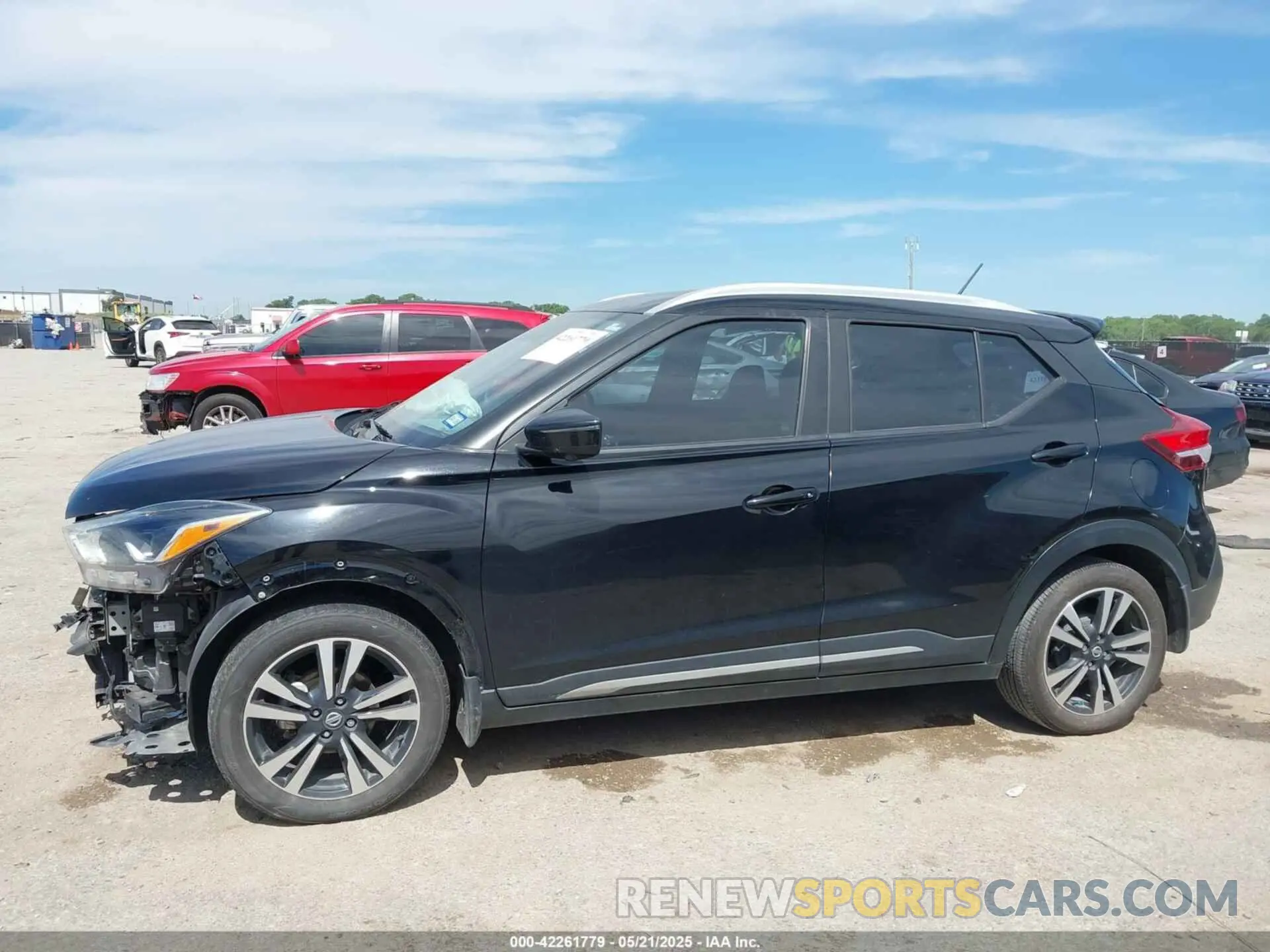 15 Photograph of a damaged car 3N1CP5CU8KL548972 NISSAN KICKS 2019