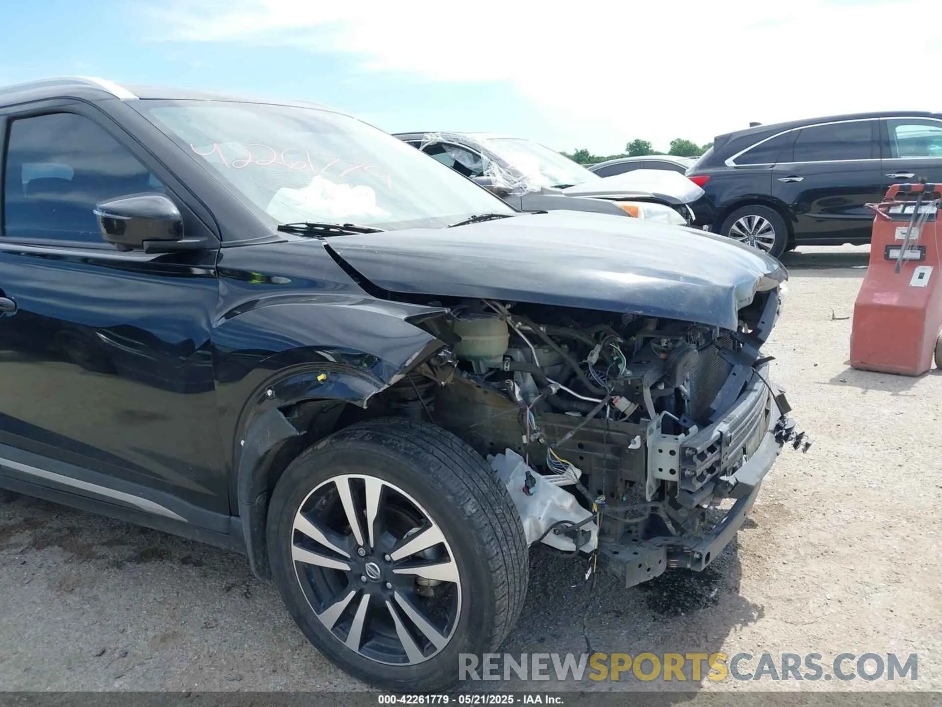 6 Photograph of a damaged car 3N1CP5CU8KL548972 NISSAN KICKS 2019