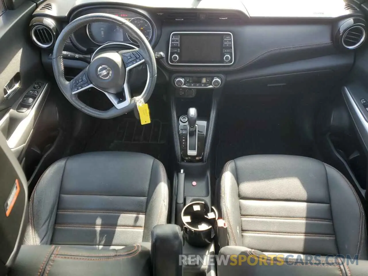 8 Photograph of a damaged car 3N1CP5CU8KL555775 NISSAN KICKS 2019