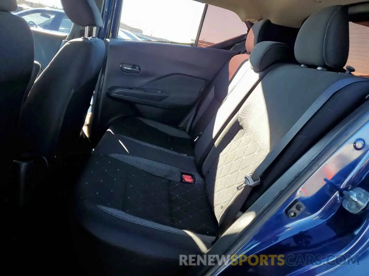 10 Photograph of a damaged car 3N1CP5CU8KL557168 NISSAN KICKS 2019