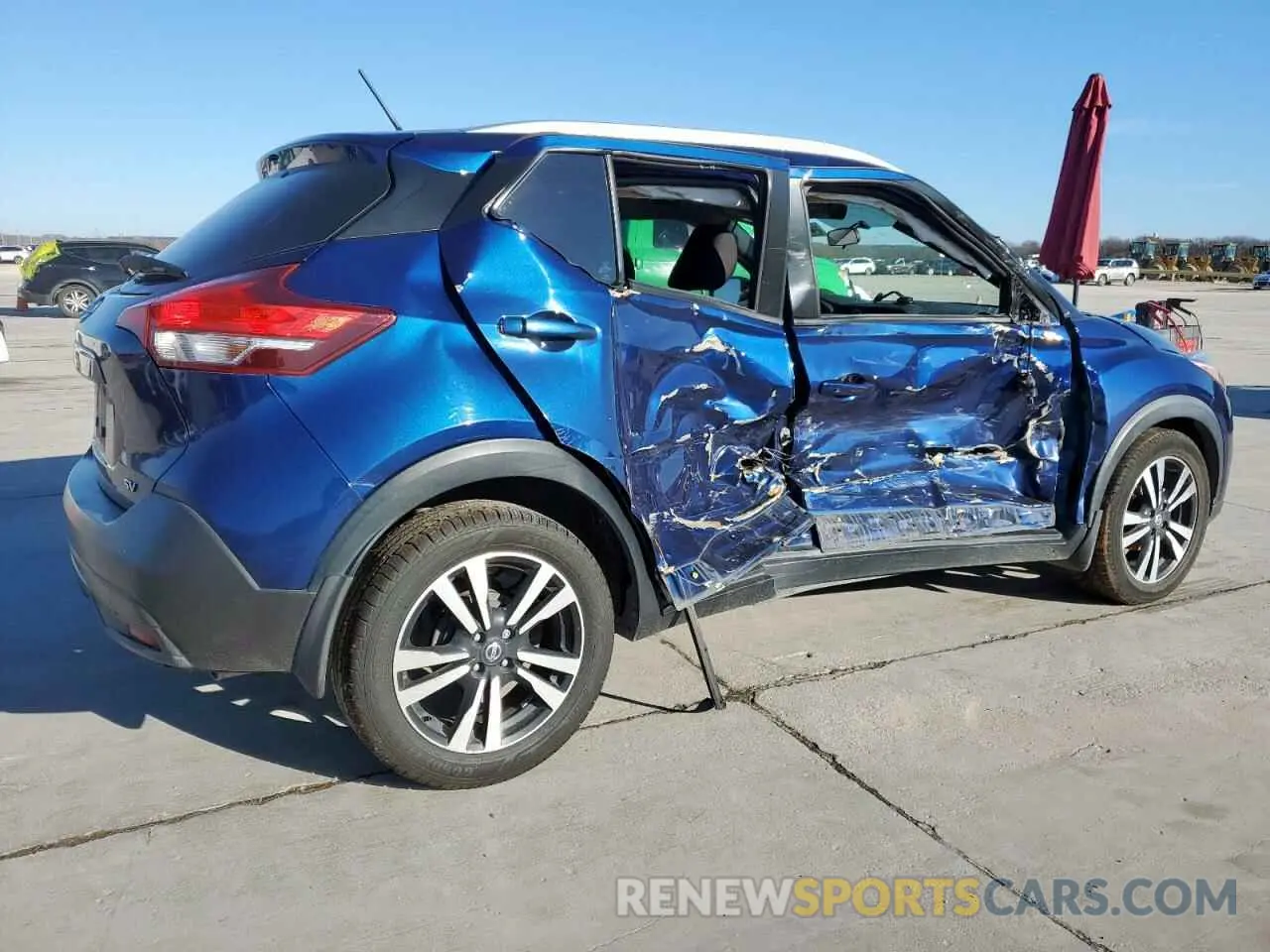 3 Photograph of a damaged car 3N1CP5CU8KL557168 NISSAN KICKS 2019