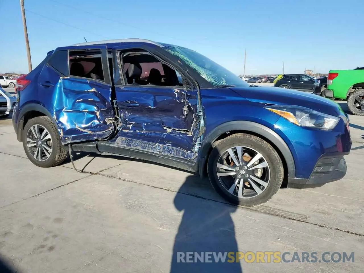 4 Photograph of a damaged car 3N1CP5CU8KL557168 NISSAN KICKS 2019
