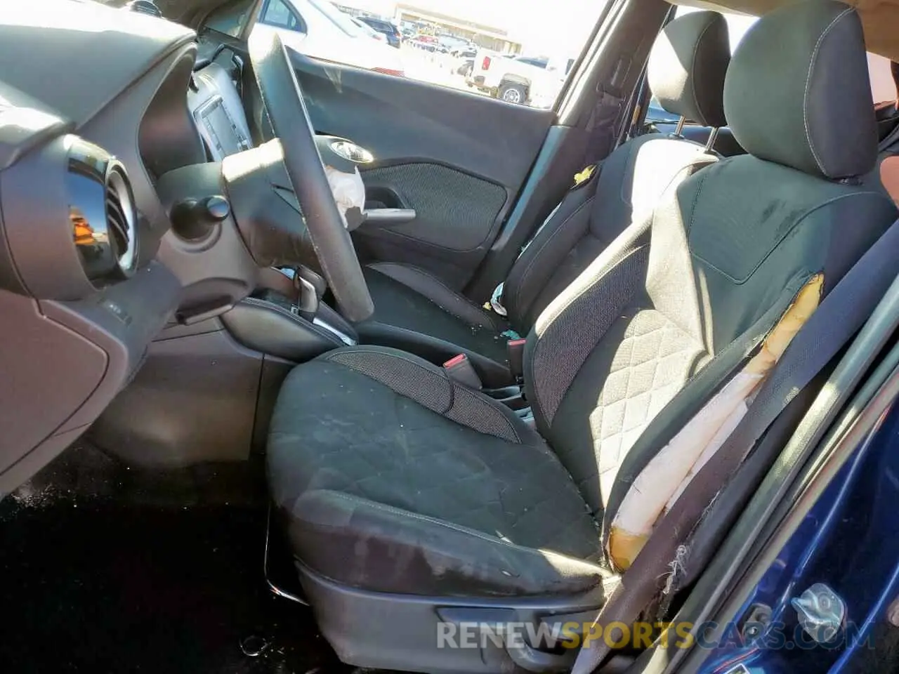7 Photograph of a damaged car 3N1CP5CU8KL557168 NISSAN KICKS 2019