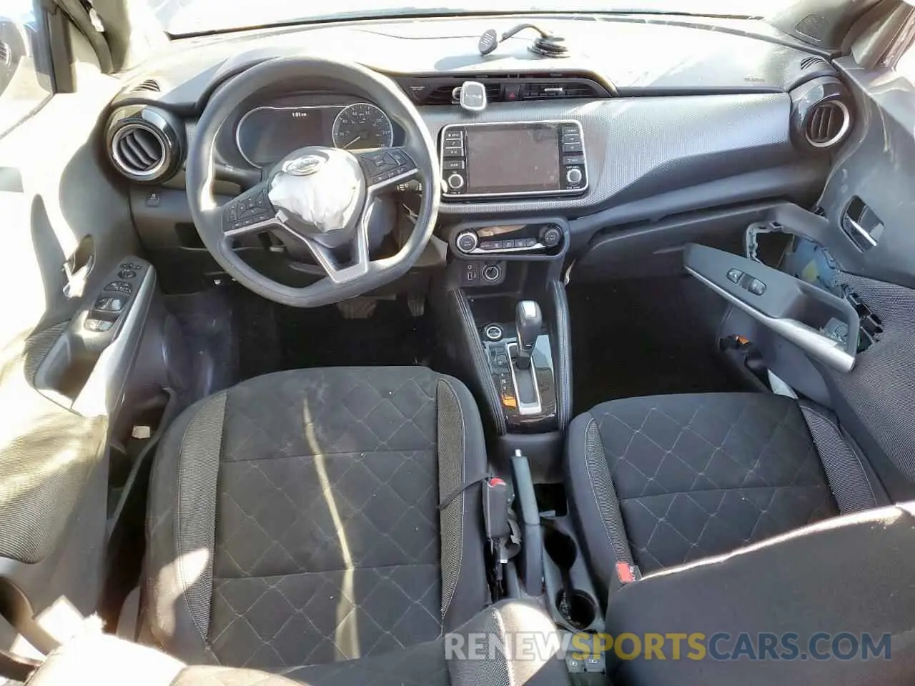 8 Photograph of a damaged car 3N1CP5CU8KL557168 NISSAN KICKS 2019