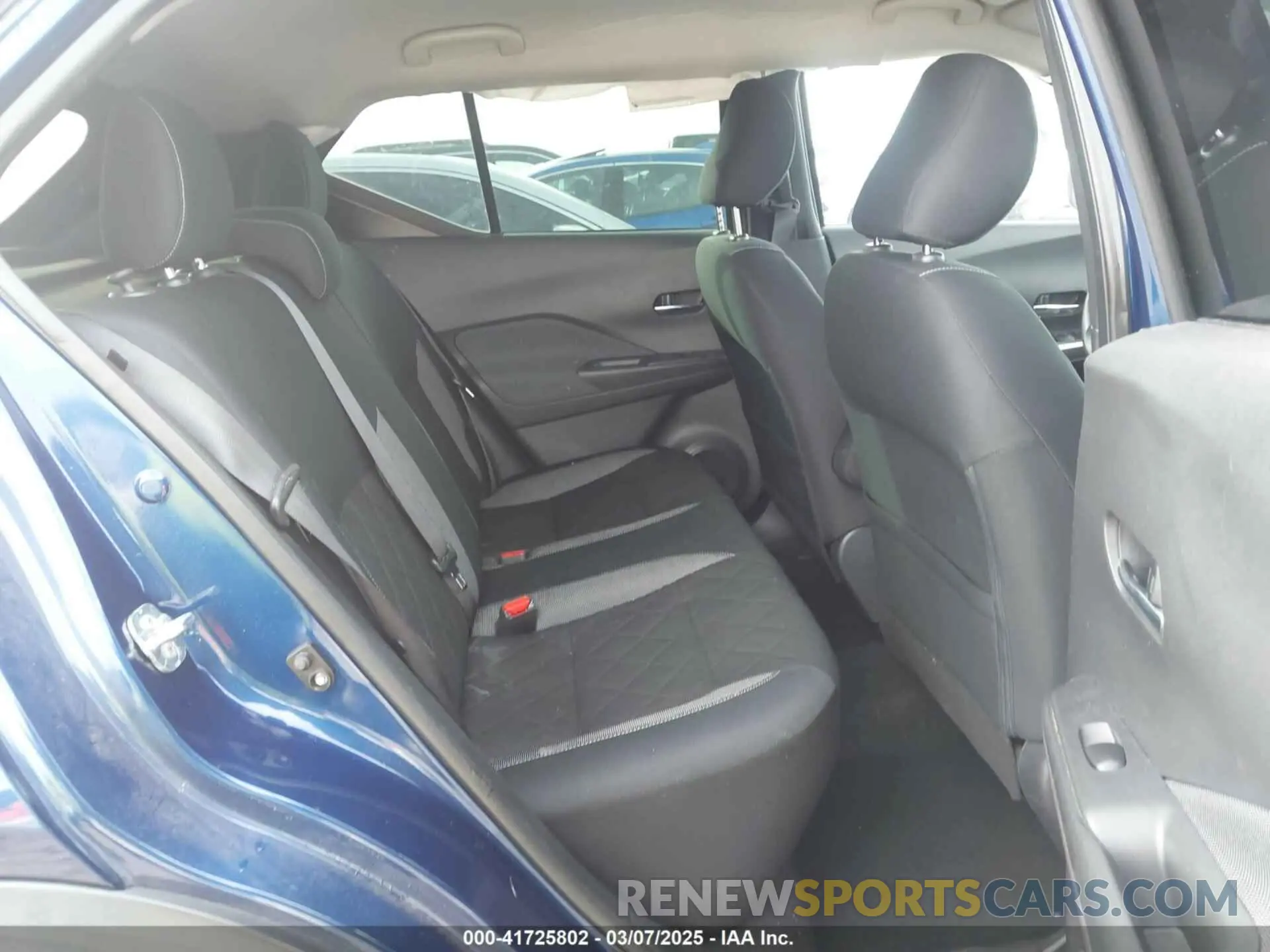 8 Photograph of a damaged car 3N1CP5CU8KL557557 NISSAN KICKS 2019