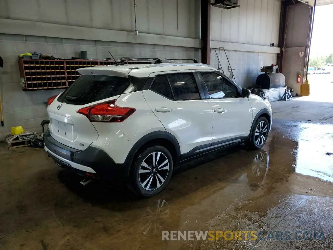 3 Photograph of a damaged car 3N1CP5CU8KL563276 NISSAN KICKS 2019