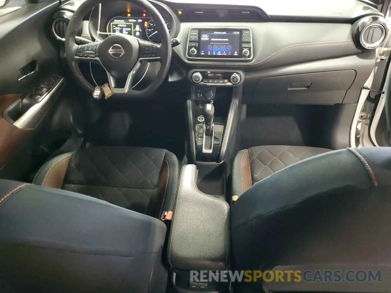 8 Photograph of a damaged car 3N1CP5CU8KL563276 NISSAN KICKS 2019