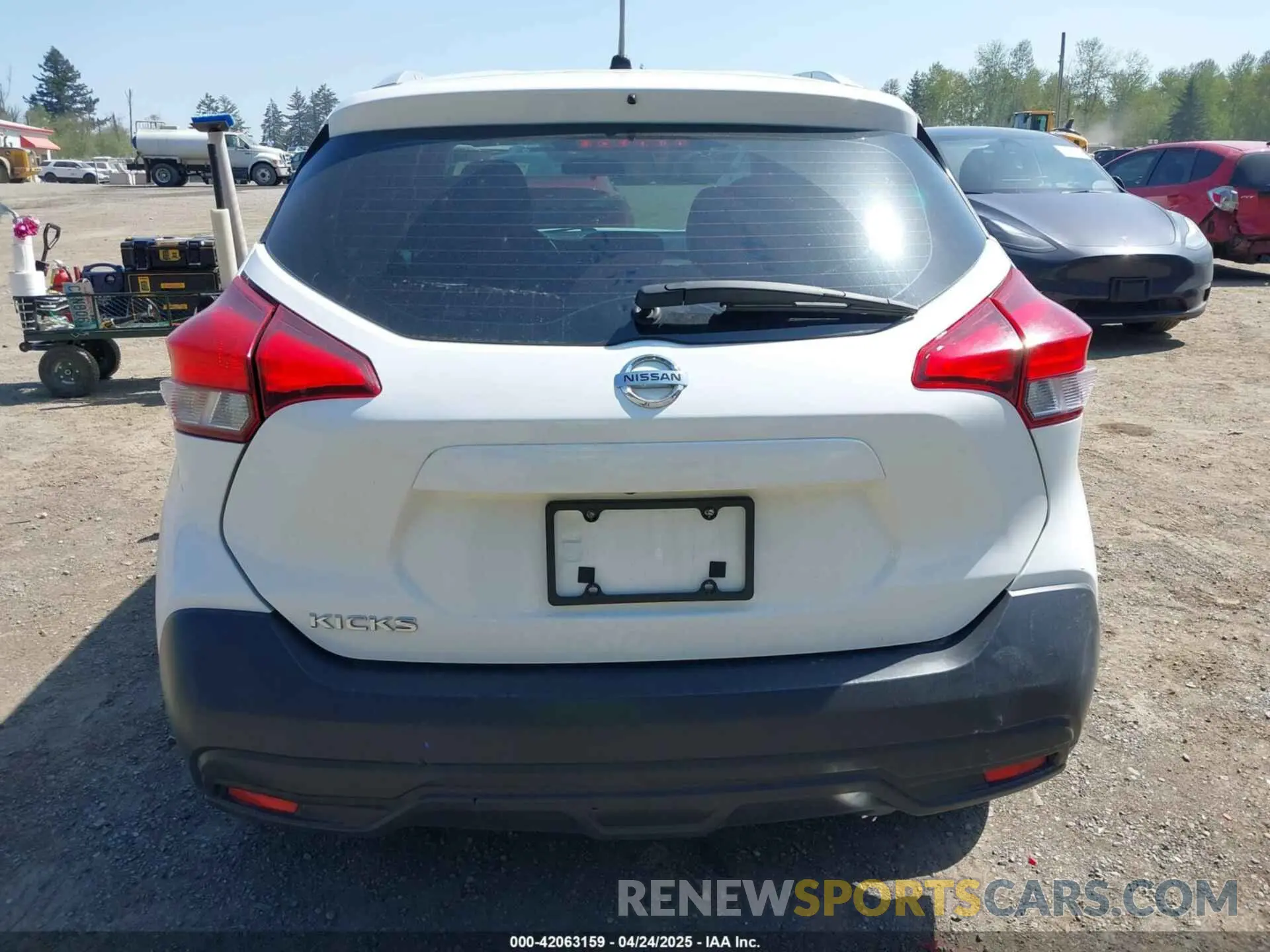 16 Photograph of a damaged car 3N1CP5CU9KL480214 NISSAN KICKS 2019