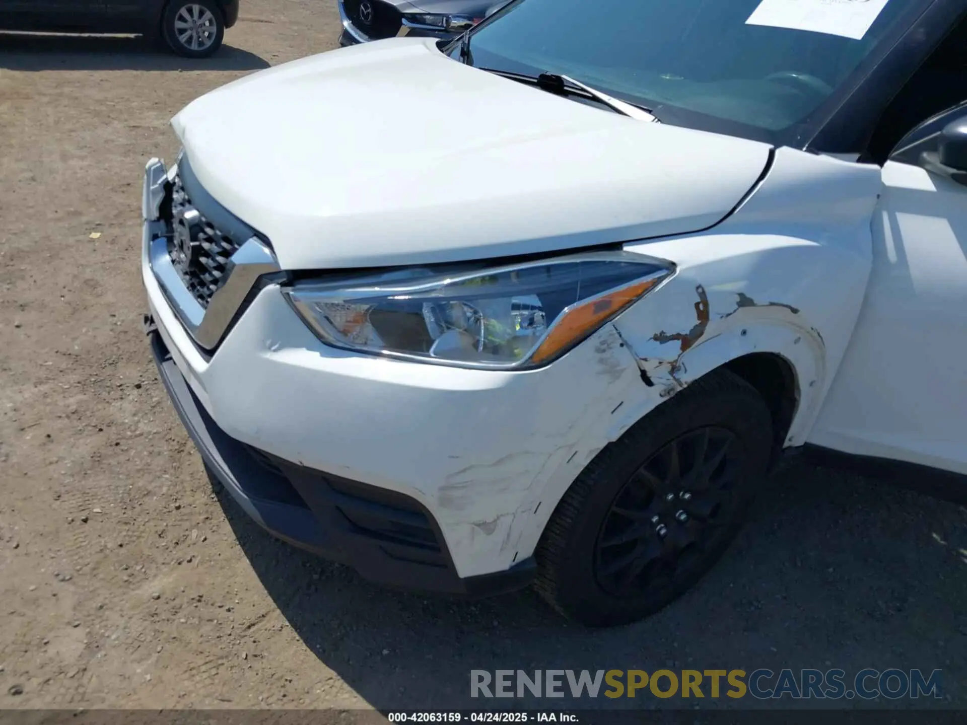 19 Photograph of a damaged car 3N1CP5CU9KL480214 NISSAN KICKS 2019
