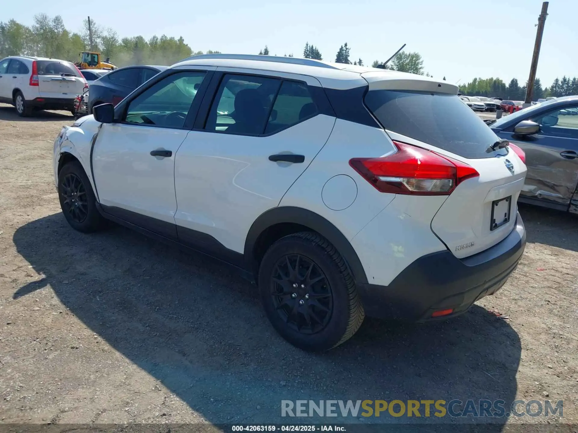 3 Photograph of a damaged car 3N1CP5CU9KL480214 NISSAN KICKS 2019