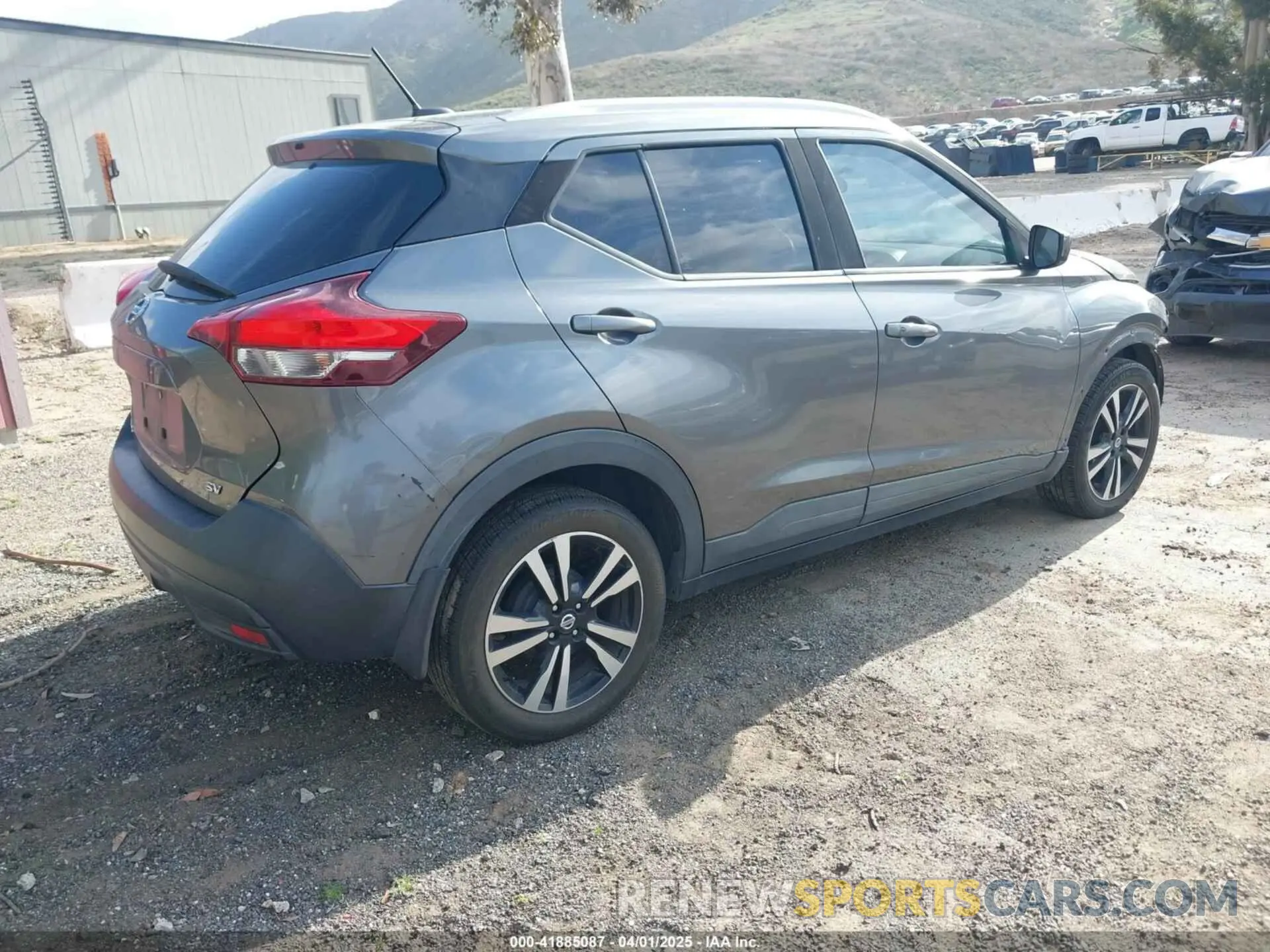 4 Photograph of a damaged car 3N1CP5CU9KL483310 NISSAN KICKS 2019