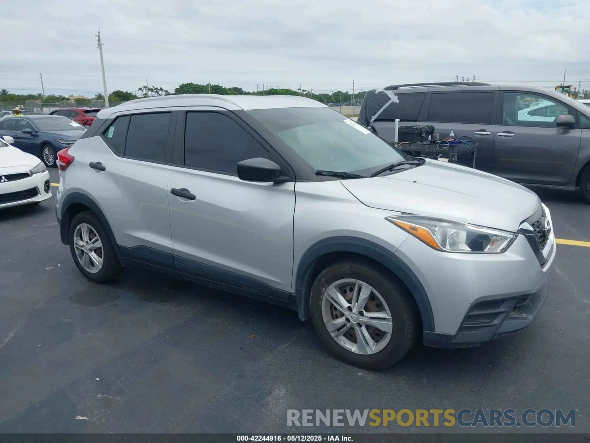 1 Photograph of a damaged car 3N1CP5CU9KL496400 NISSAN KICKS 2019