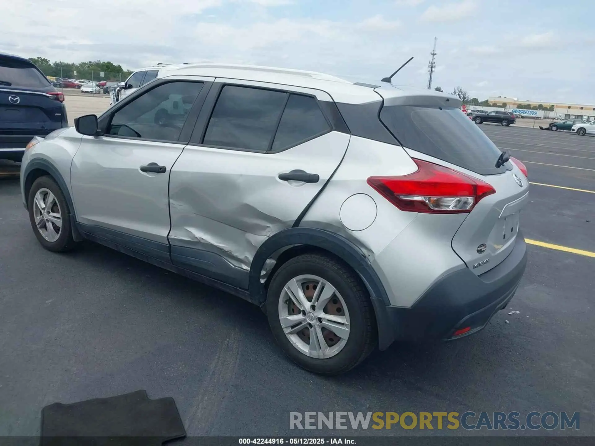 3 Photograph of a damaged car 3N1CP5CU9KL496400 NISSAN KICKS 2019
