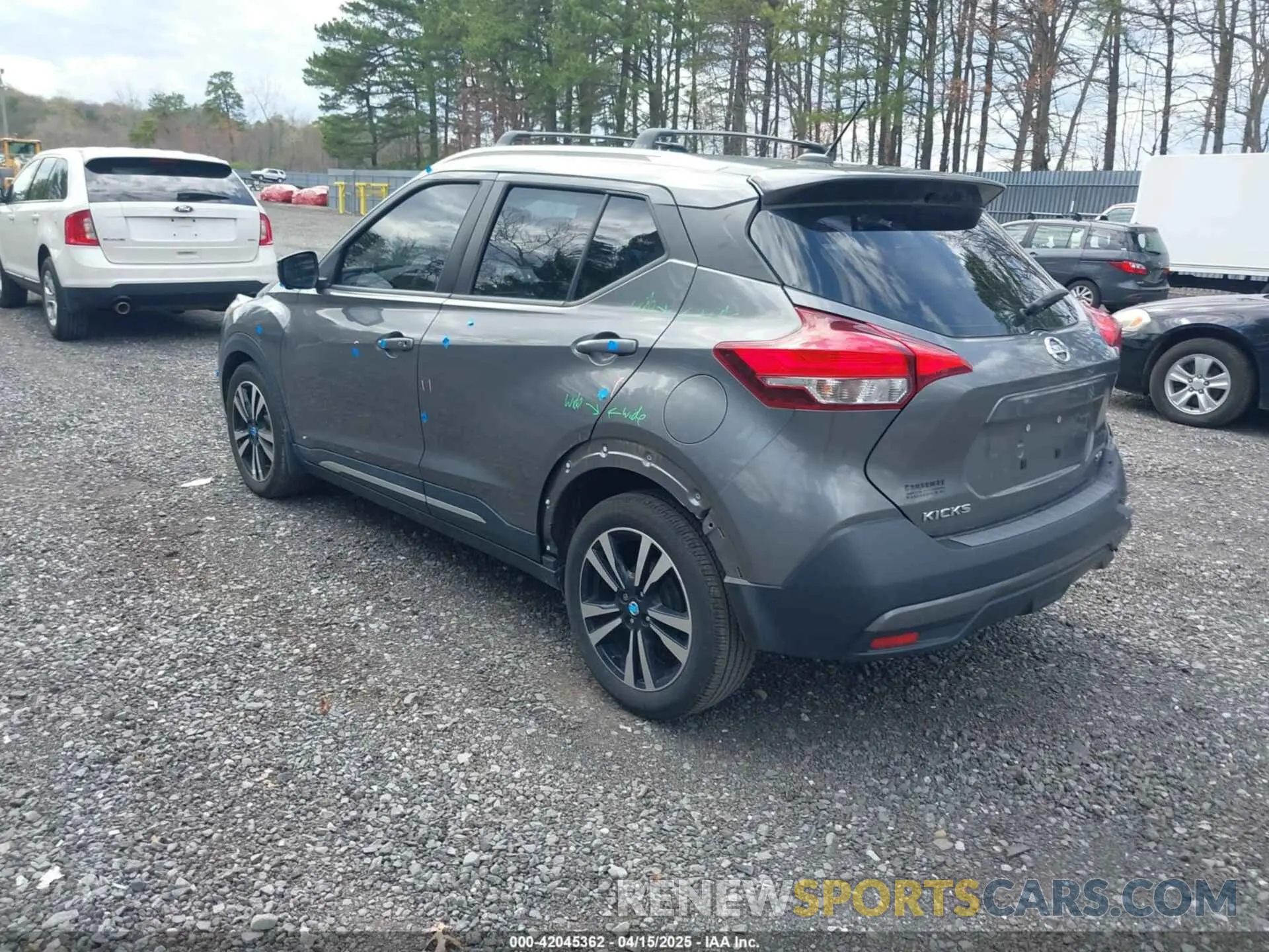 3 Photograph of a damaged car 3N1CP5CU9KL503622 NISSAN KICKS 2019