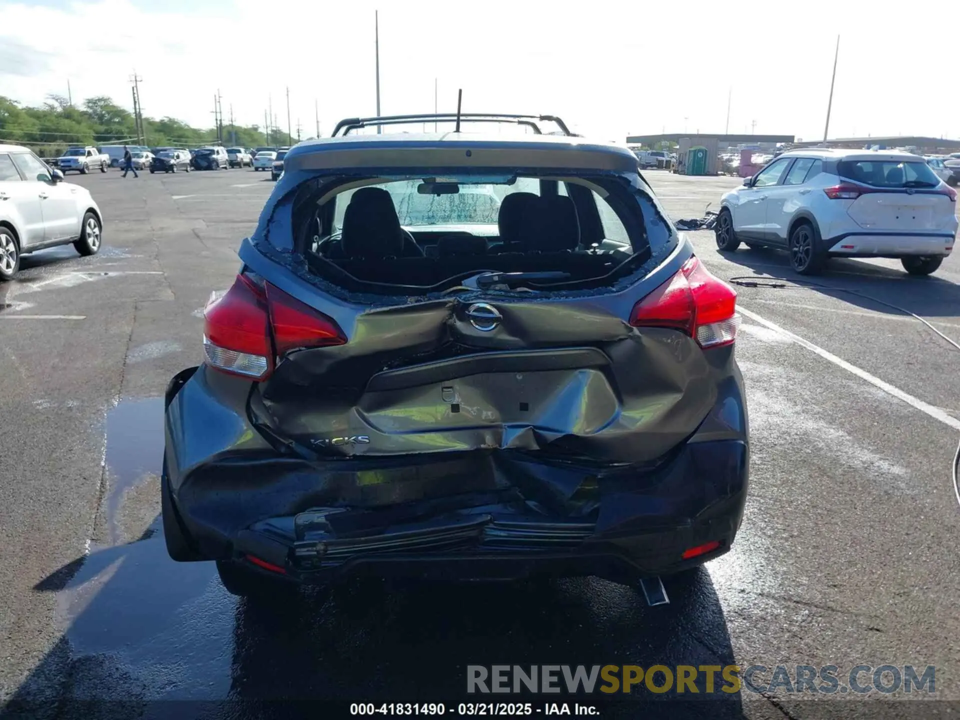 16 Photograph of a damaged car 3N1CP5CU9KL505032 NISSAN KICKS 2019