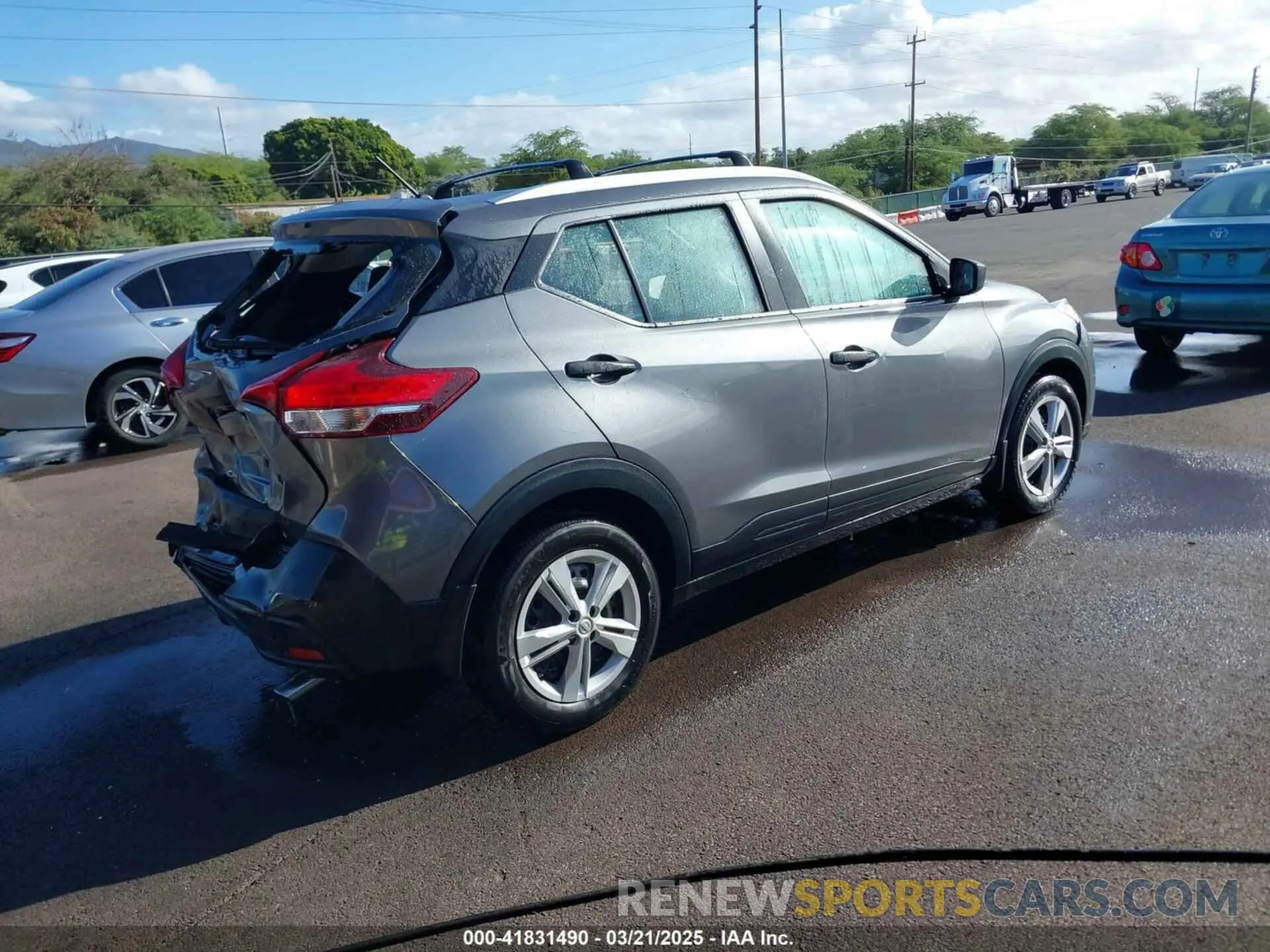 4 Photograph of a damaged car 3N1CP5CU9KL505032 NISSAN KICKS 2019