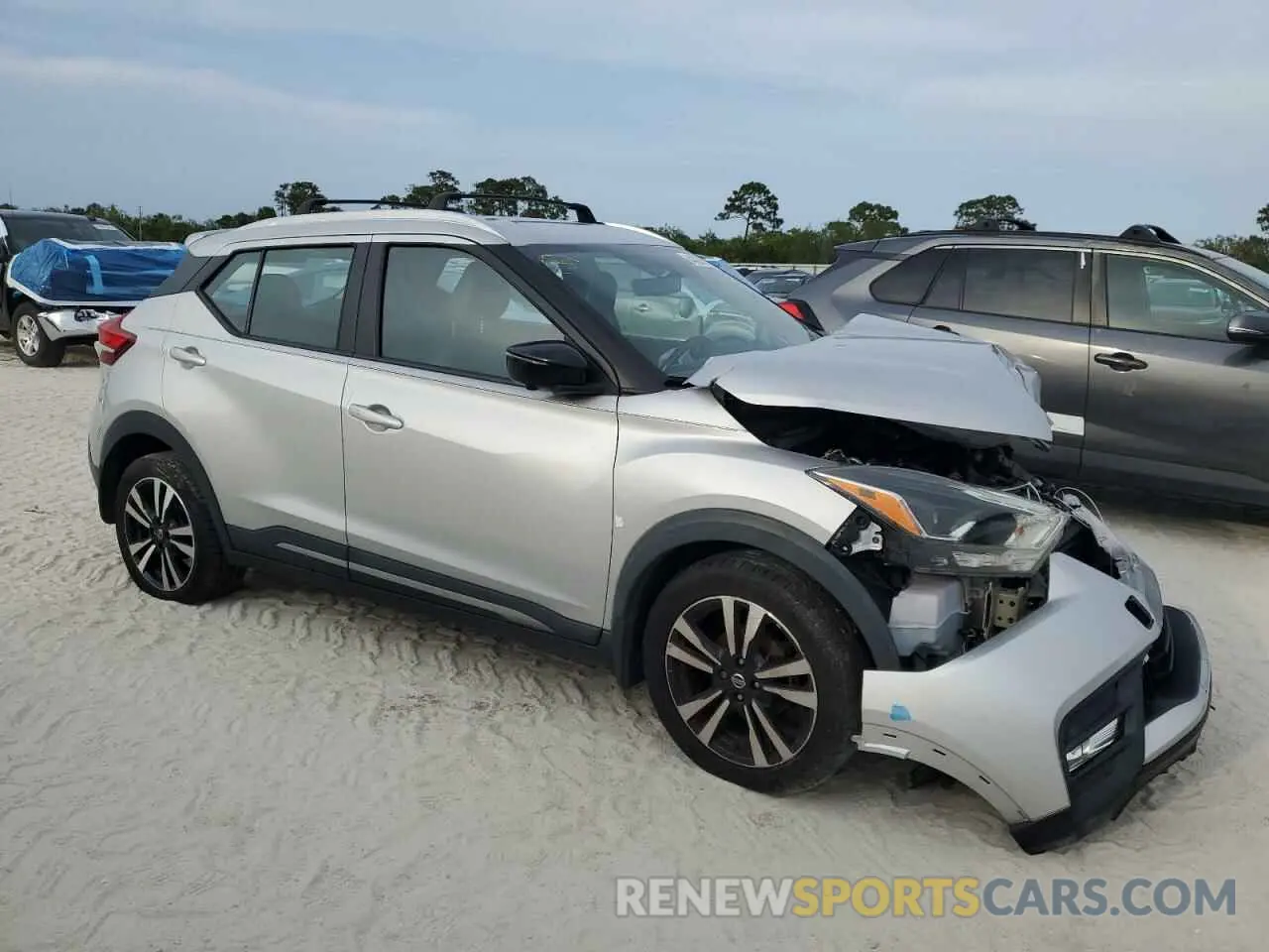 4 Photograph of a damaged car 3N1CP5CU9KL518508 NISSAN KICKS 2019