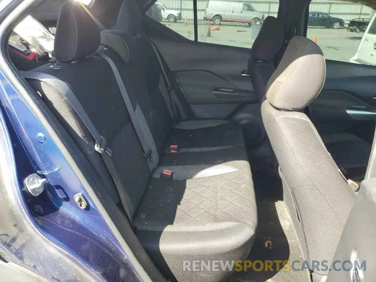 10 Photograph of a damaged car 3N1CP5CU9KL528410 NISSAN KICKS 2019