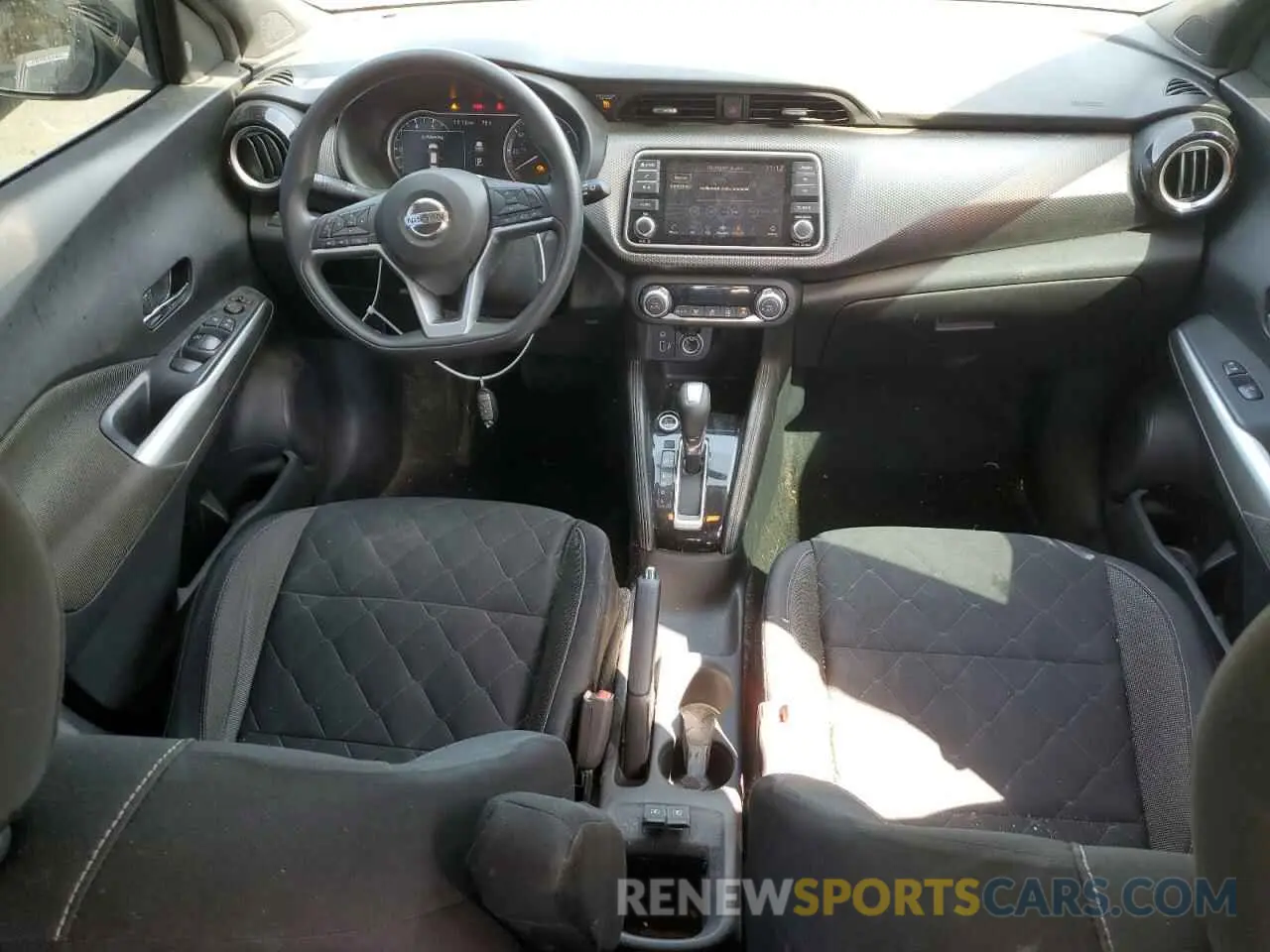 8 Photograph of a damaged car 3N1CP5CU9KL528410 NISSAN KICKS 2019