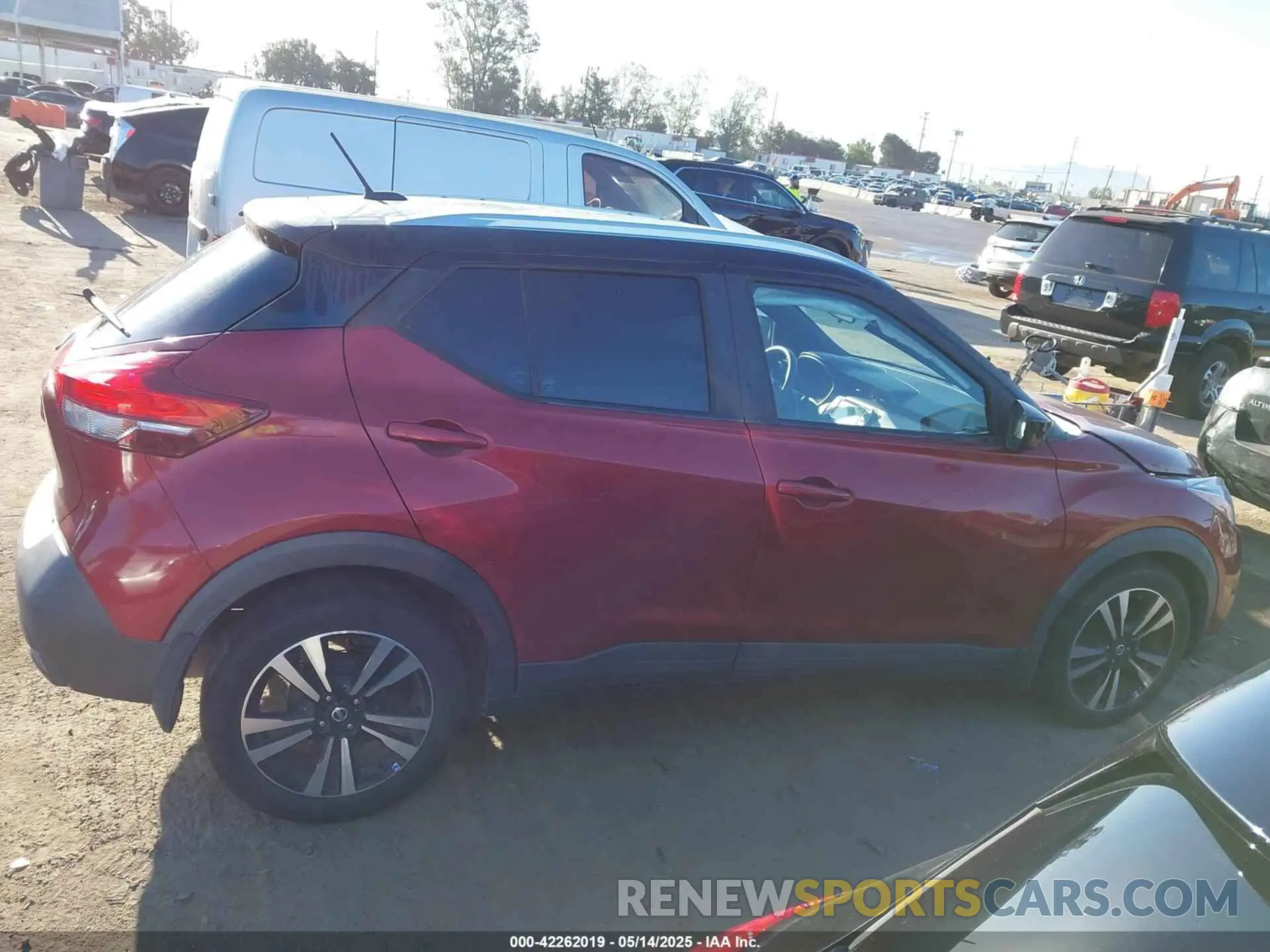 13 Photograph of a damaged car 3N1CP5CU9KL541559 NISSAN KICKS 2019