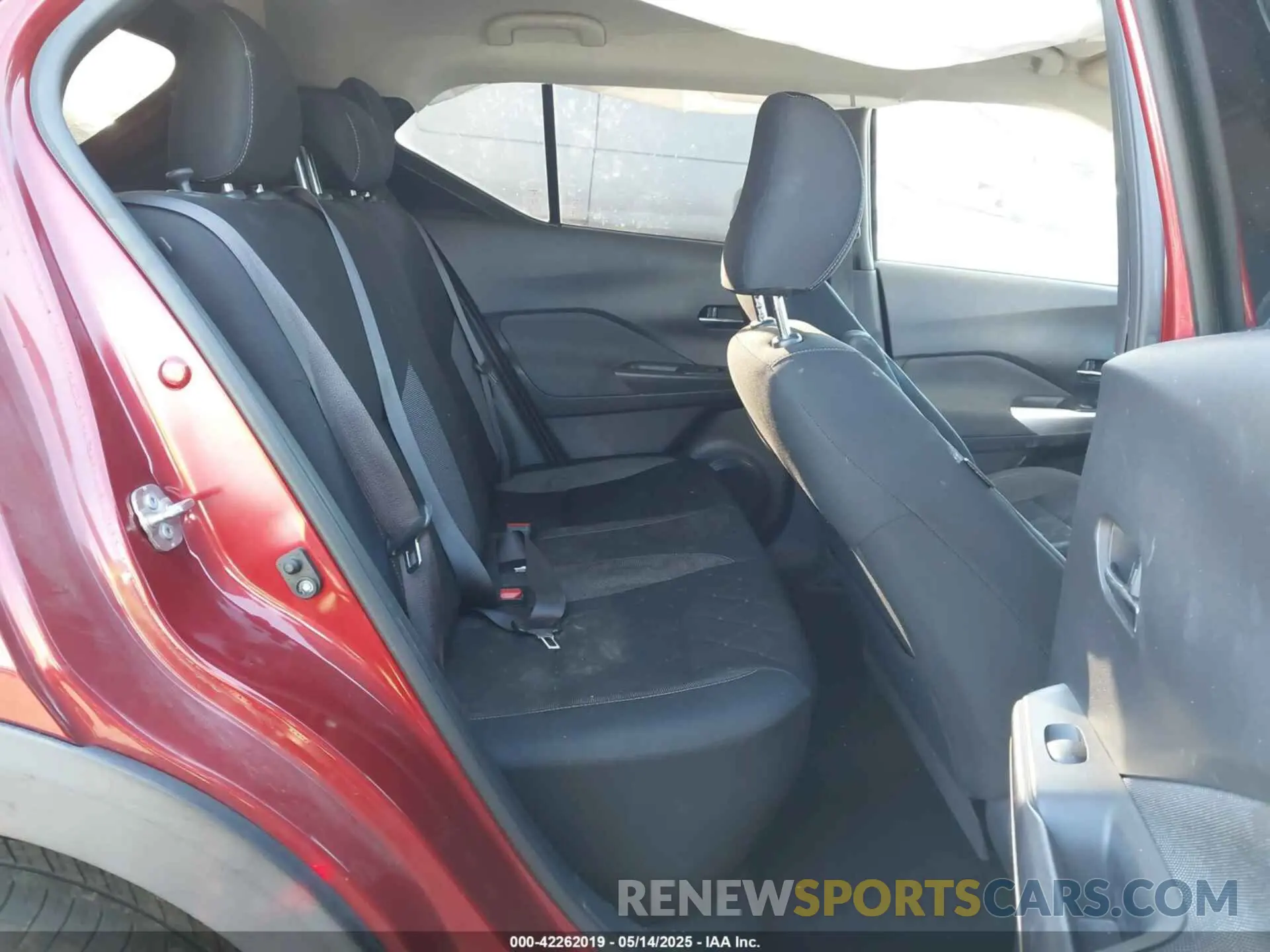 8 Photograph of a damaged car 3N1CP5CU9KL541559 NISSAN KICKS 2019