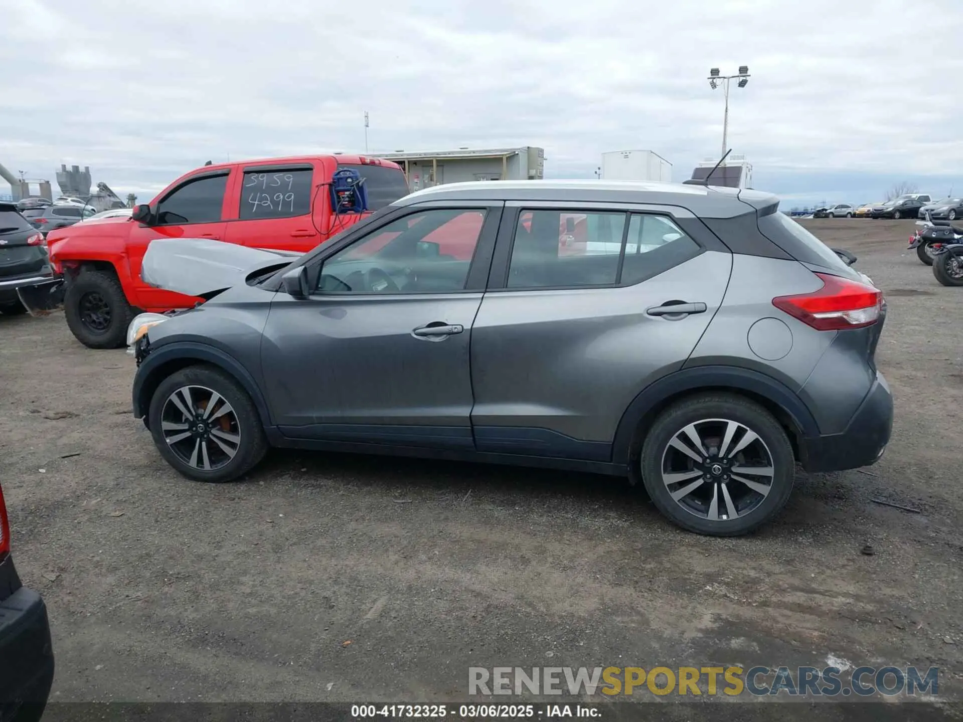 13 Photograph of a damaged car 3N1CP5CU9KL542551 NISSAN KICKS 2019