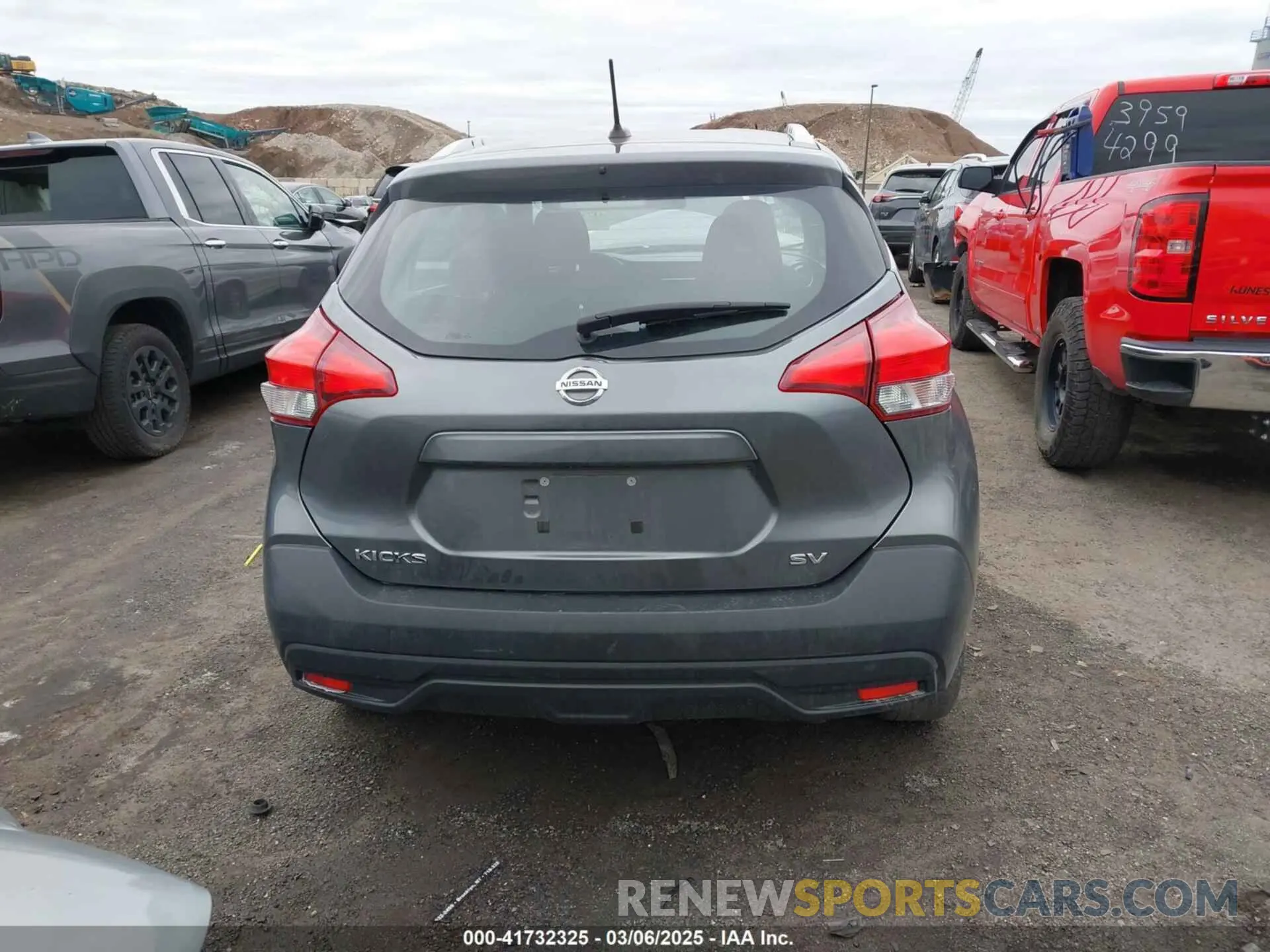 15 Photograph of a damaged car 3N1CP5CU9KL542551 NISSAN KICKS 2019