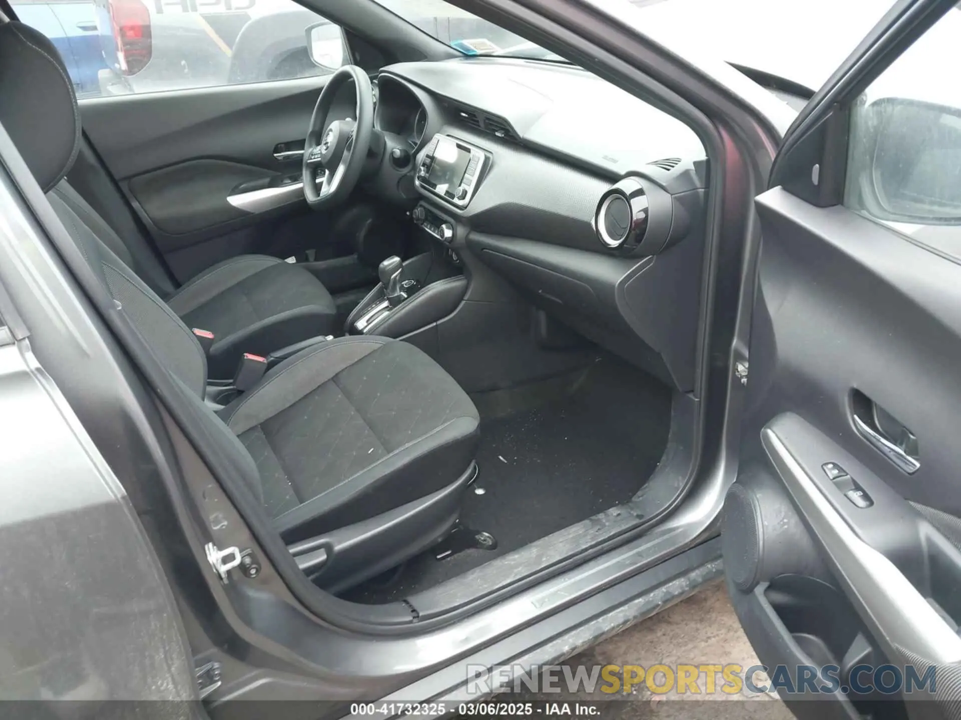 5 Photograph of a damaged car 3N1CP5CU9KL542551 NISSAN KICKS 2019