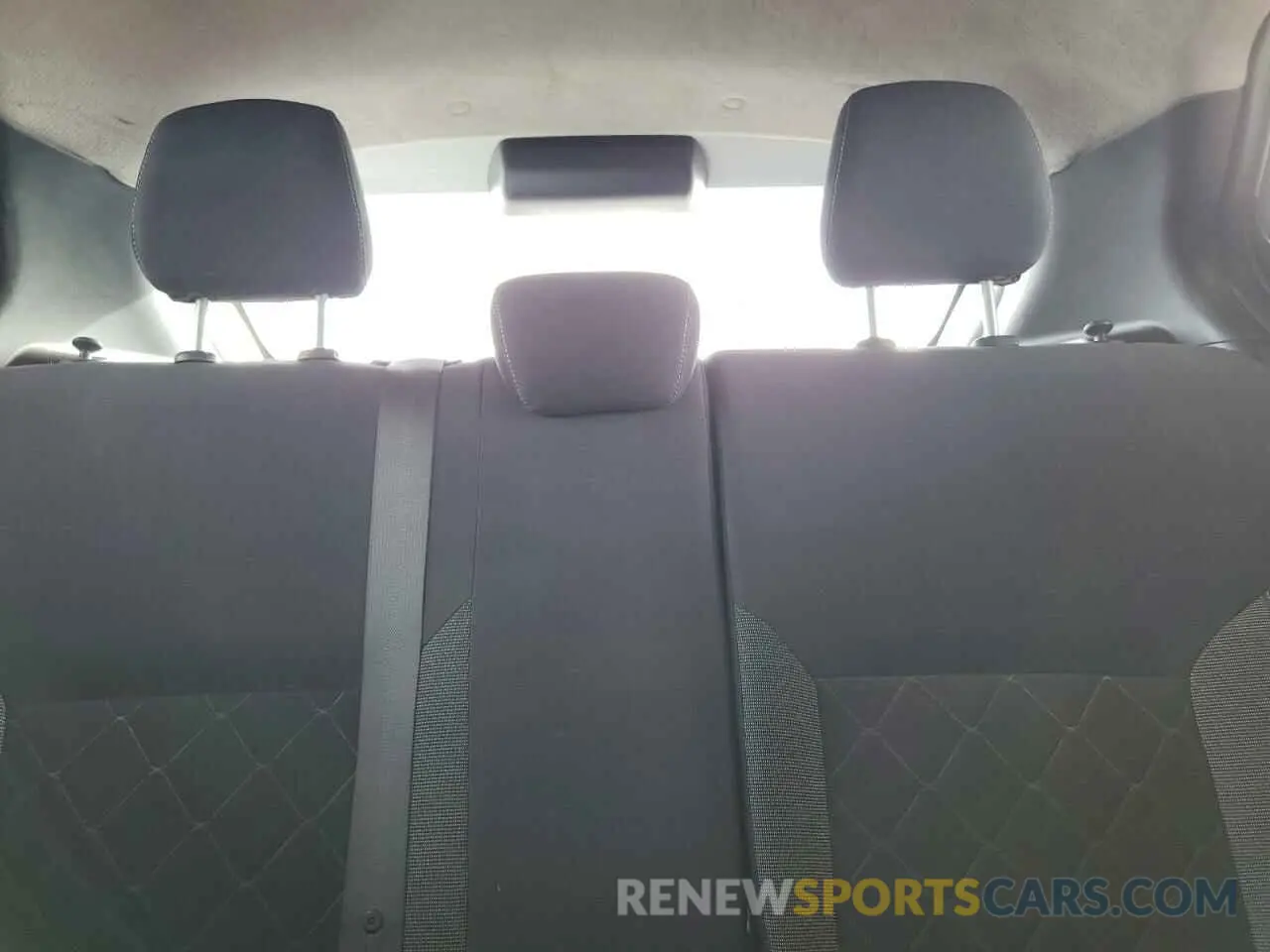 10 Photograph of a damaged car 3N1CP5CU9KL548673 NISSAN KICKS 2019