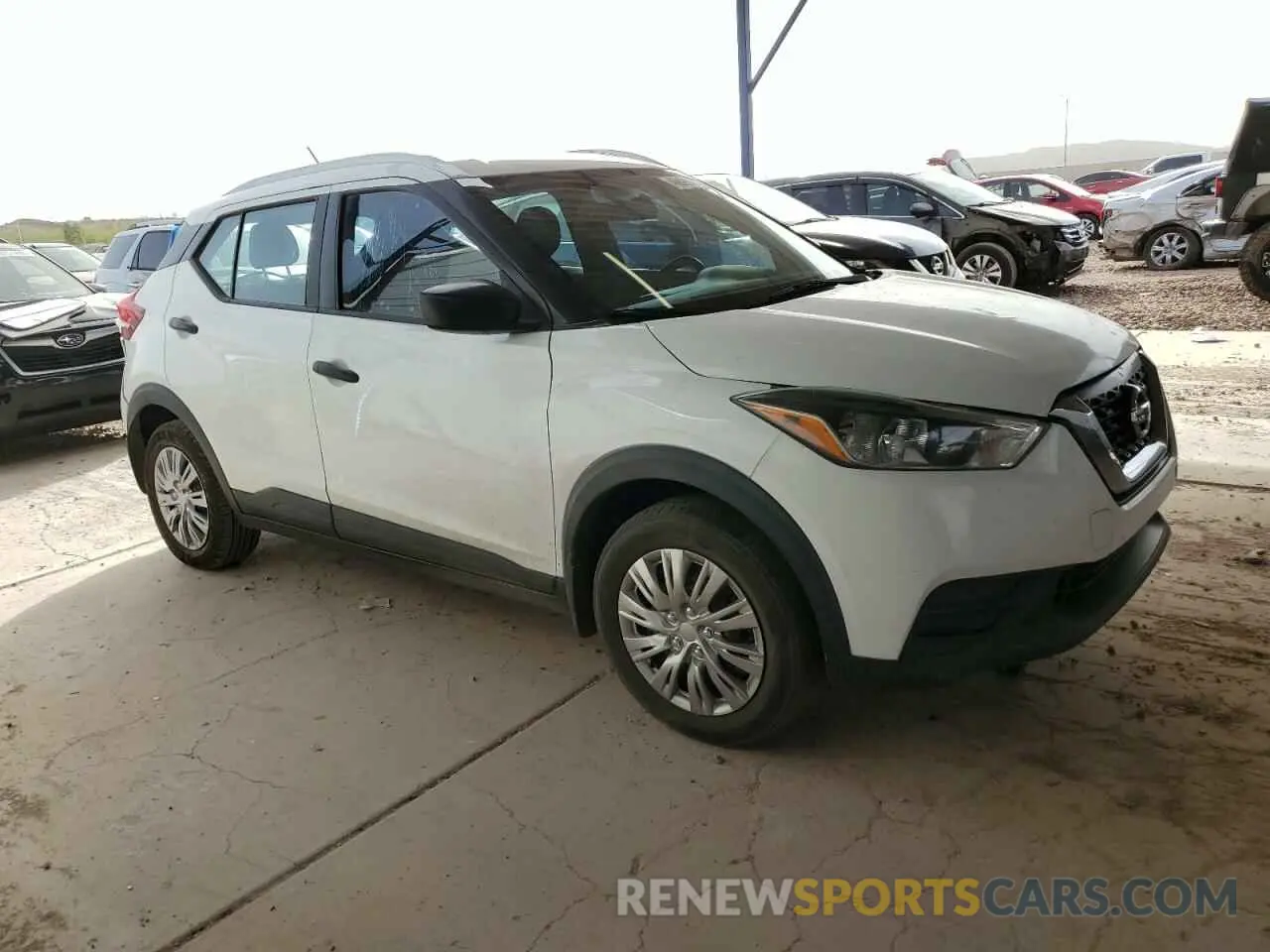 4 Photograph of a damaged car 3N1CP5CU9KL548673 NISSAN KICKS 2019
