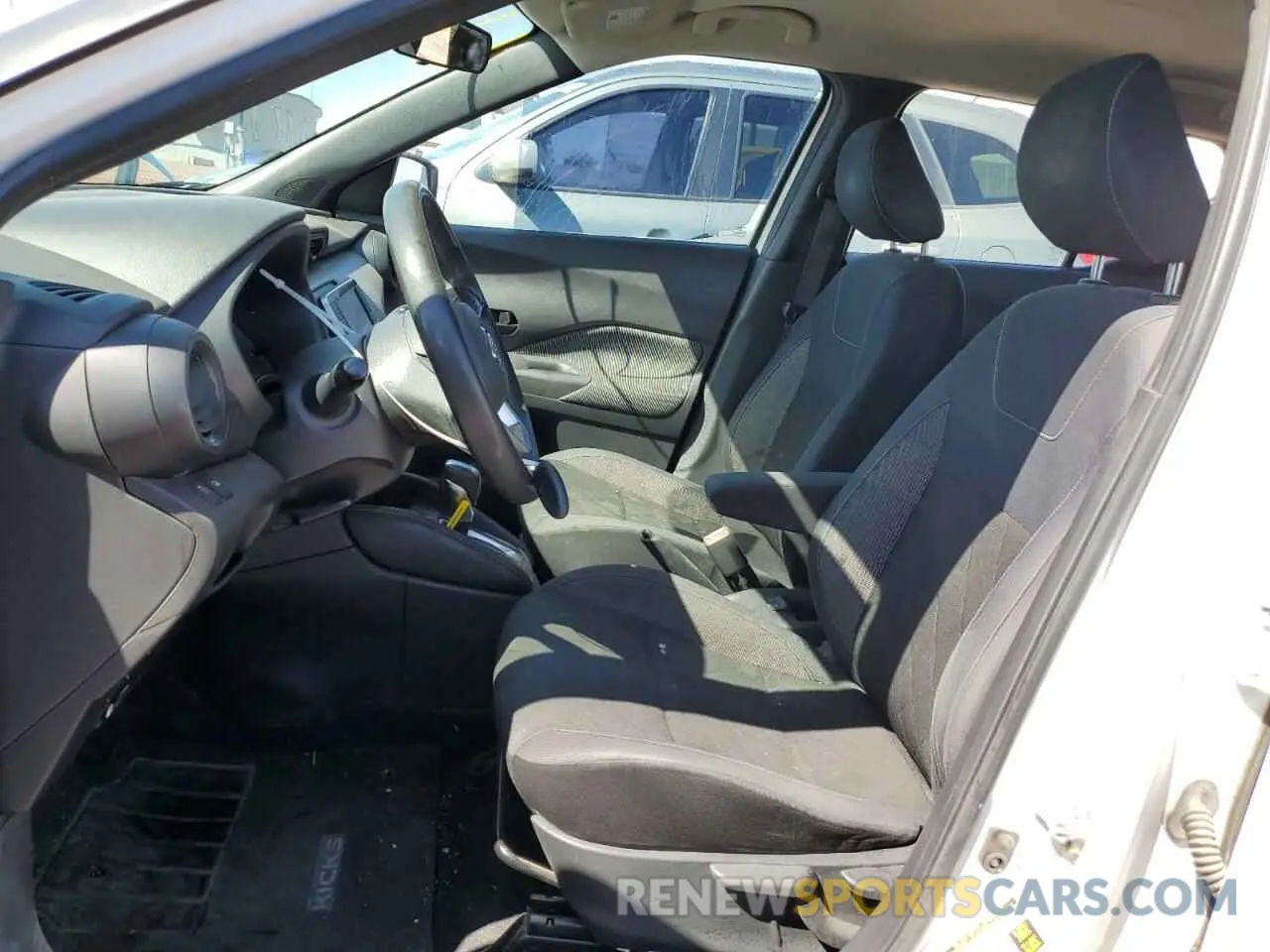7 Photograph of a damaged car 3N1CP5CU9KL548673 NISSAN KICKS 2019