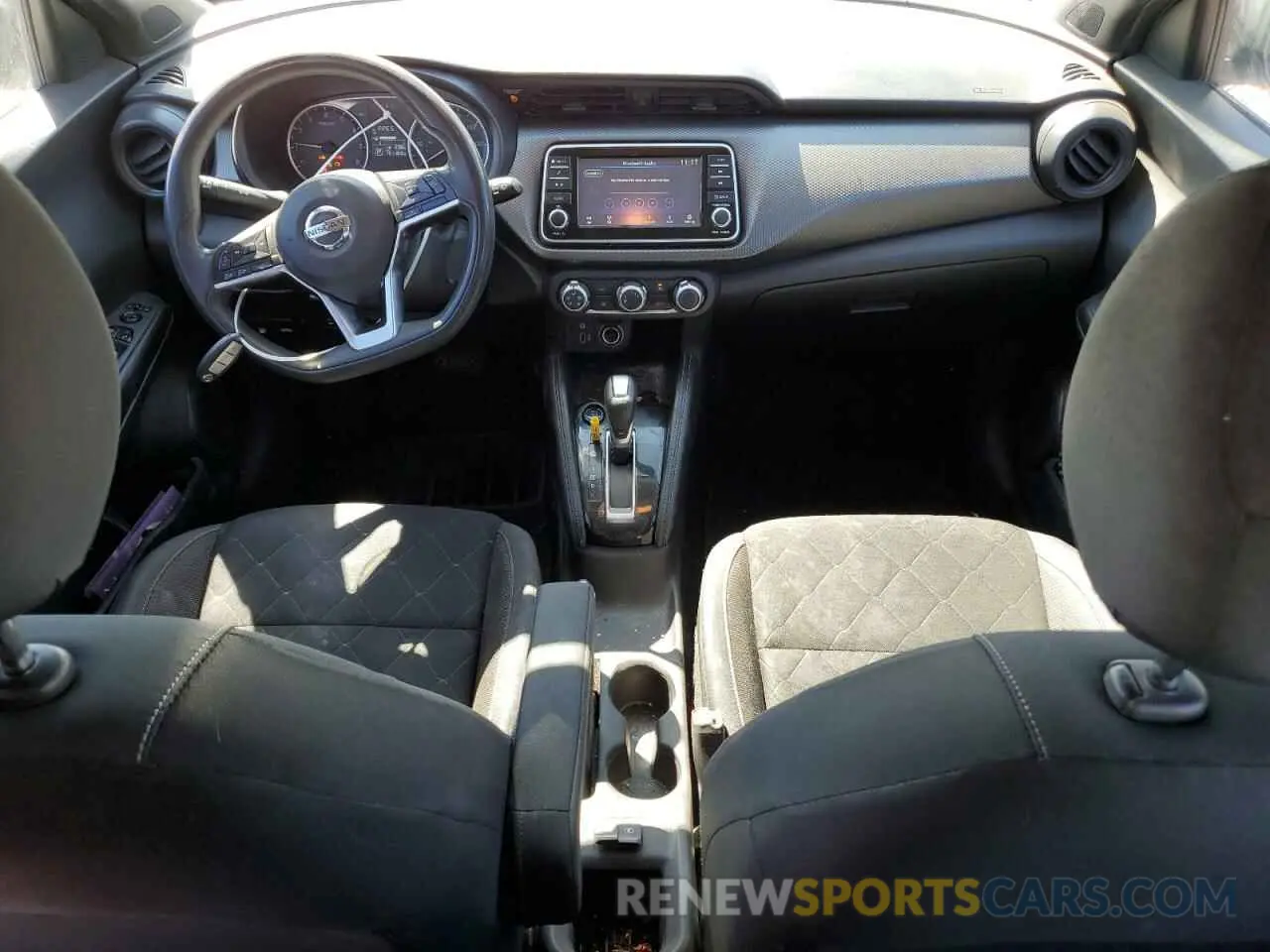 8 Photograph of a damaged car 3N1CP5CU9KL548673 NISSAN KICKS 2019