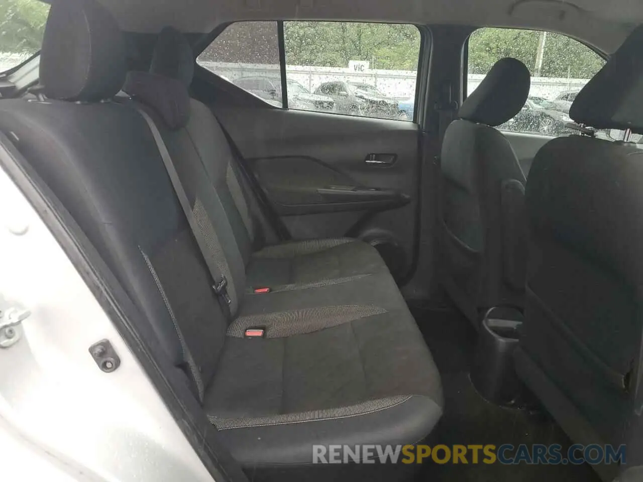 10 Photograph of a damaged car 3N1CP5CU9KL548883 NISSAN KICKS 2019