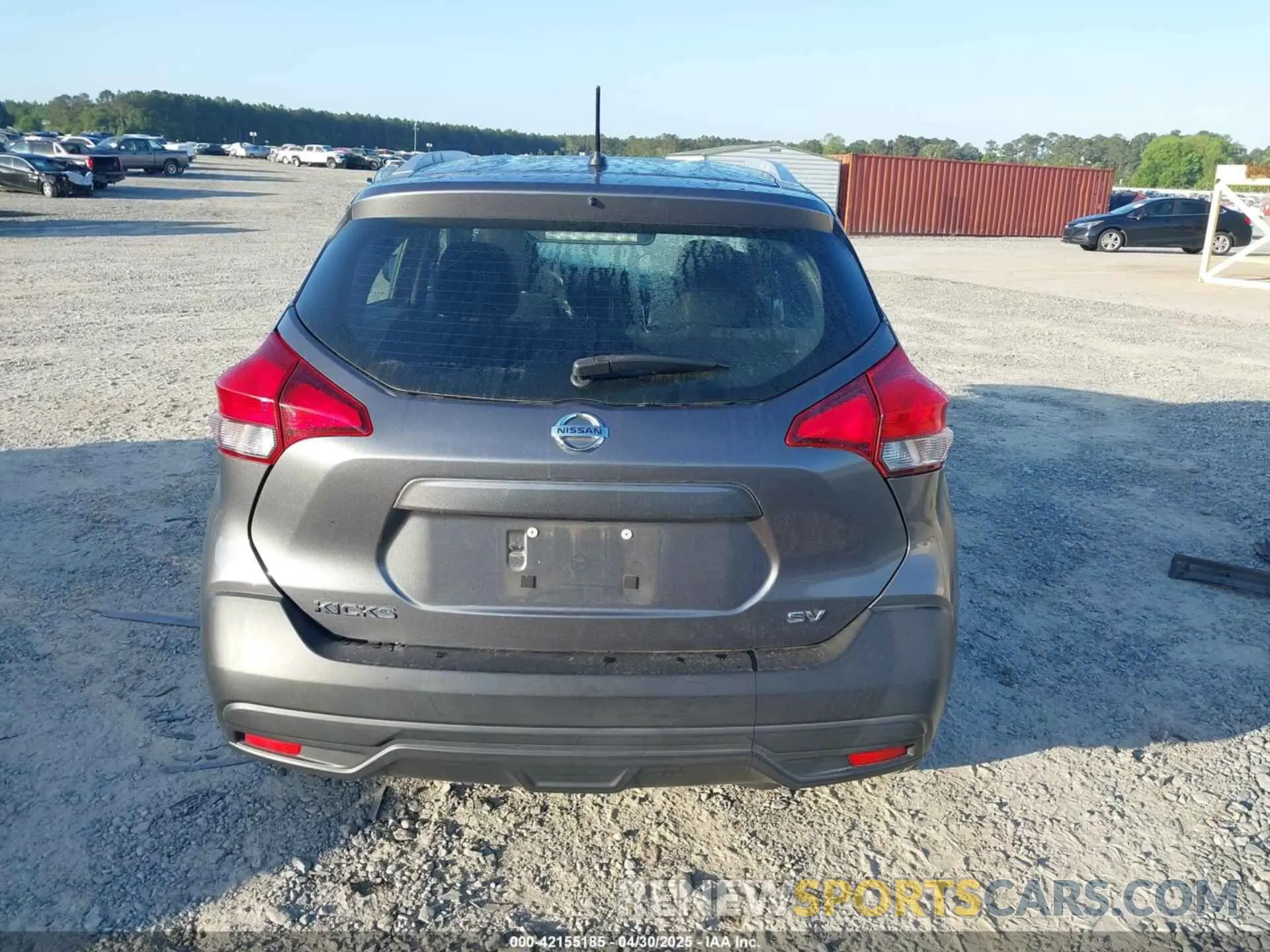 17 Photograph of a damaged car 3N1CP5CU9KL552626 NISSAN KICKS 2019