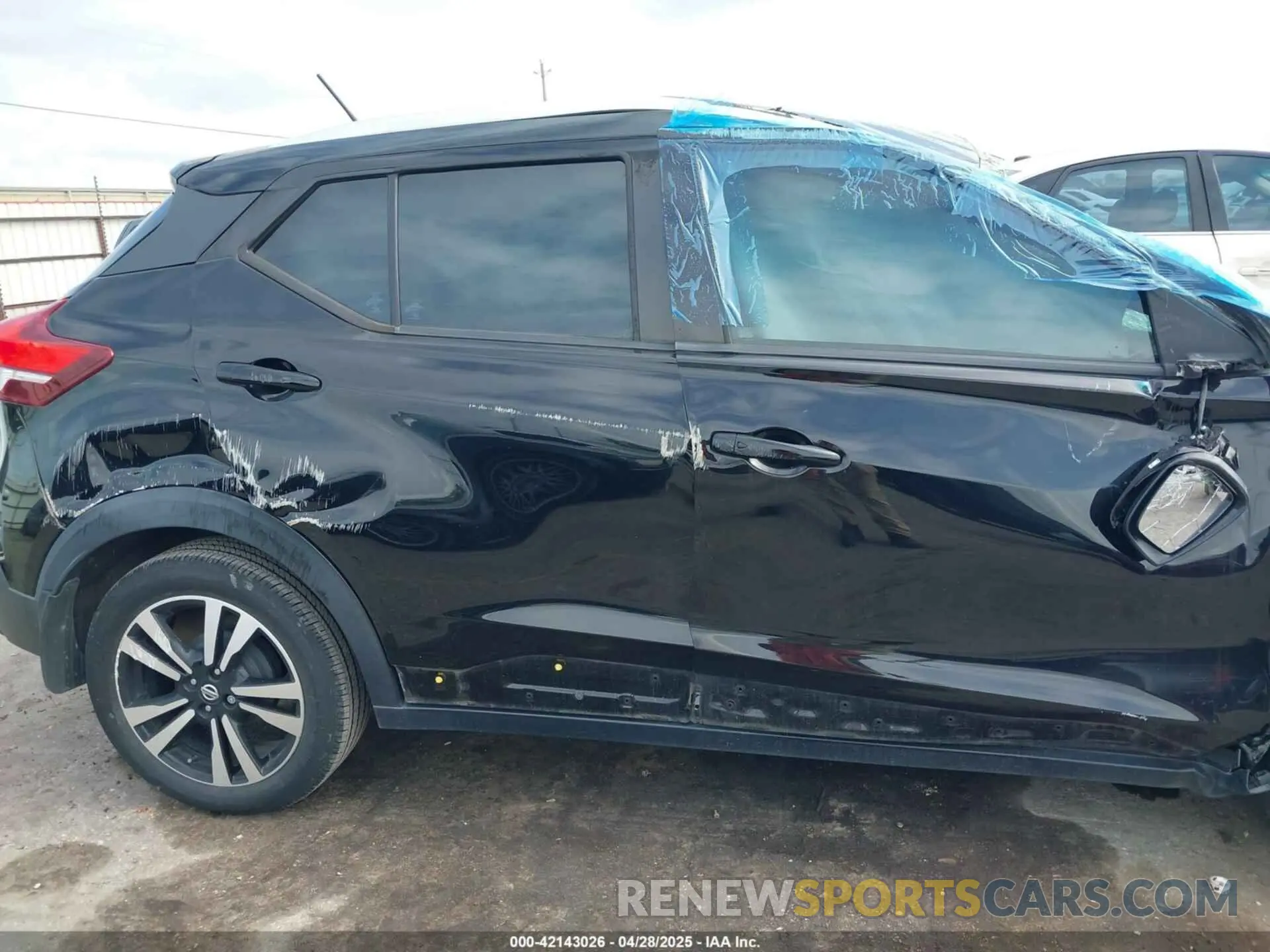 14 Photograph of a damaged car 3N1CP5CU9KL555560 NISSAN KICKS 2019