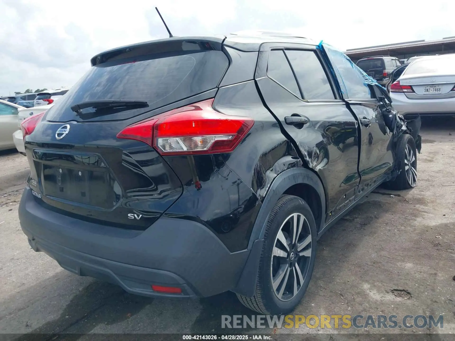 4 Photograph of a damaged car 3N1CP5CU9KL555560 NISSAN KICKS 2019