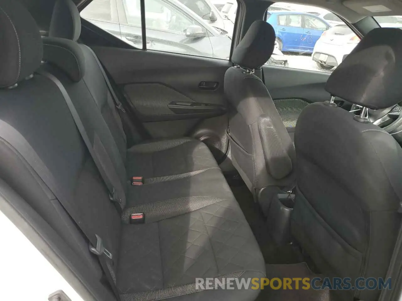 10 Photograph of a damaged car 3N1CP5CU9KL560659 NISSAN KICKS 2019