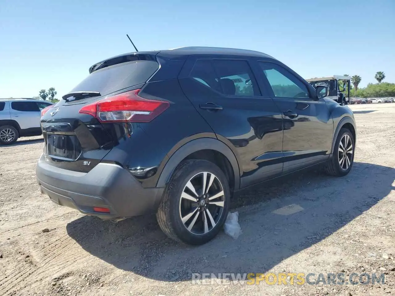3 Photograph of a damaged car 3N1CP5CU9KL564839 NISSAN KICKS 2019