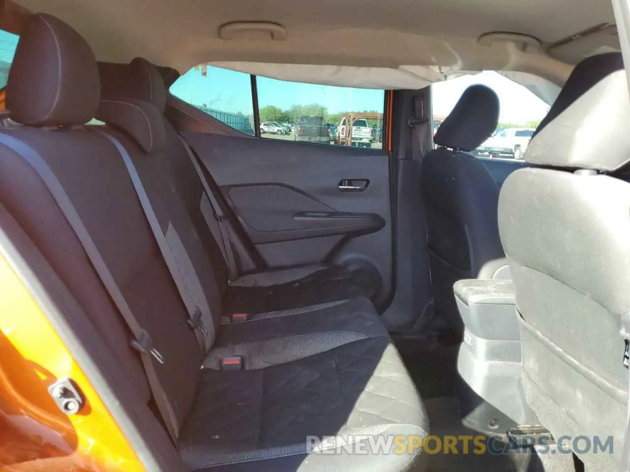 10 Photograph of a damaged car 3N1CP5CU9KL565232 NISSAN KICKS 2019