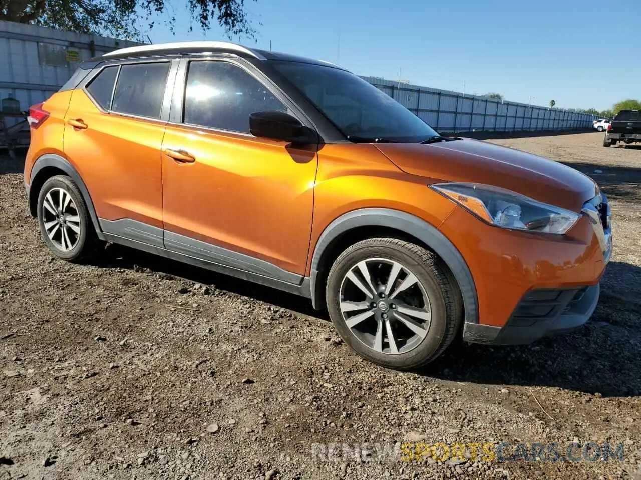 4 Photograph of a damaged car 3N1CP5CU9KL565232 NISSAN KICKS 2019
