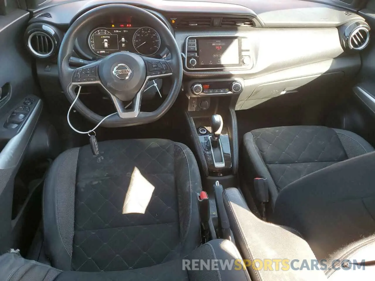 8 Photograph of a damaged car 3N1CP5CU9KL565232 NISSAN KICKS 2019